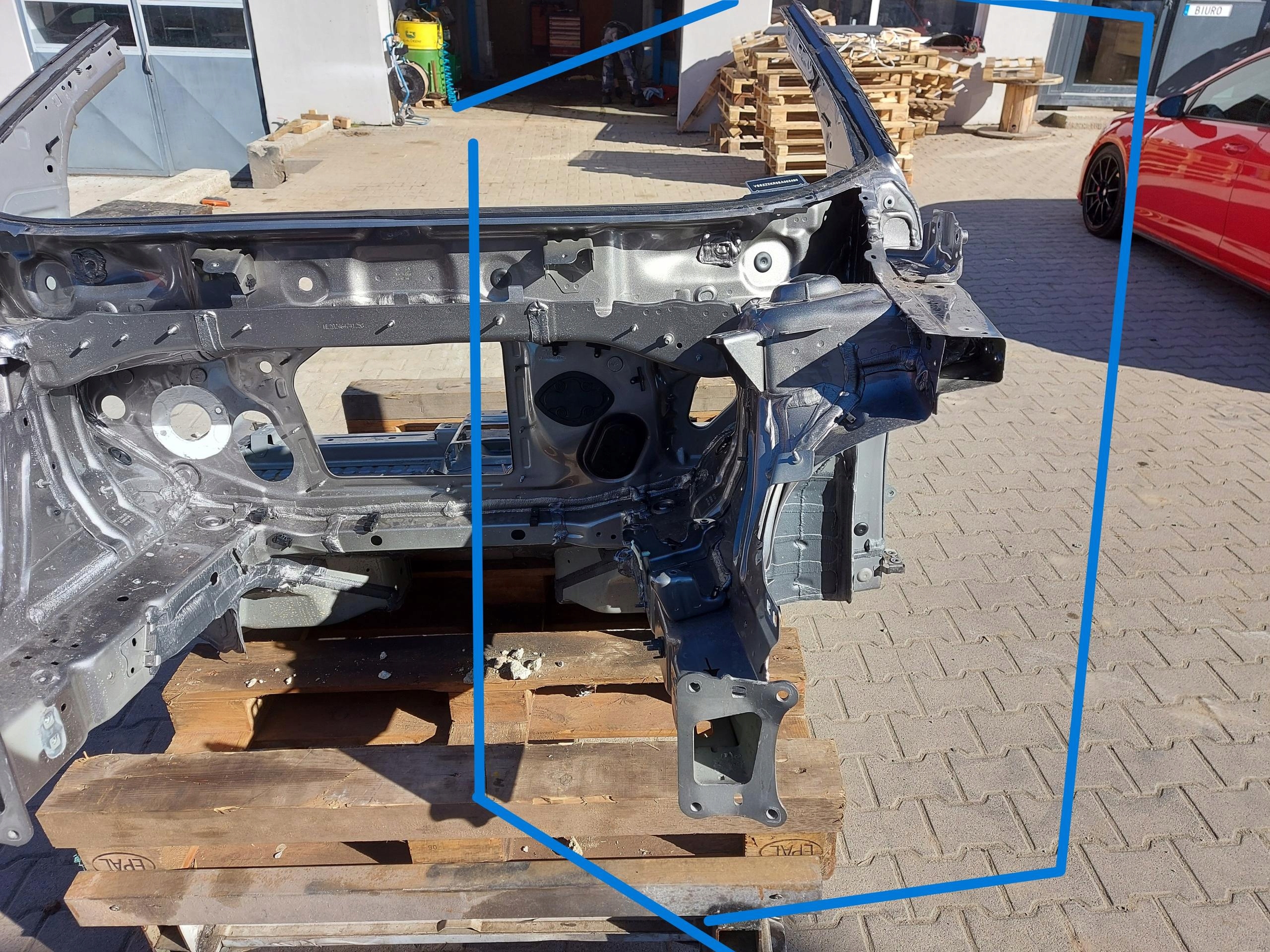 Cupra Tavascan 11H 2025 quarter left front front quarter