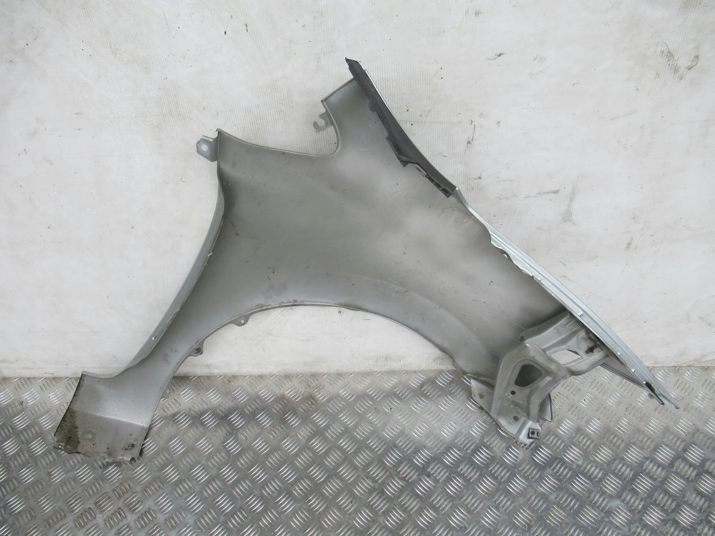 fender front front left TOYOTA AURIS and LIFT 10