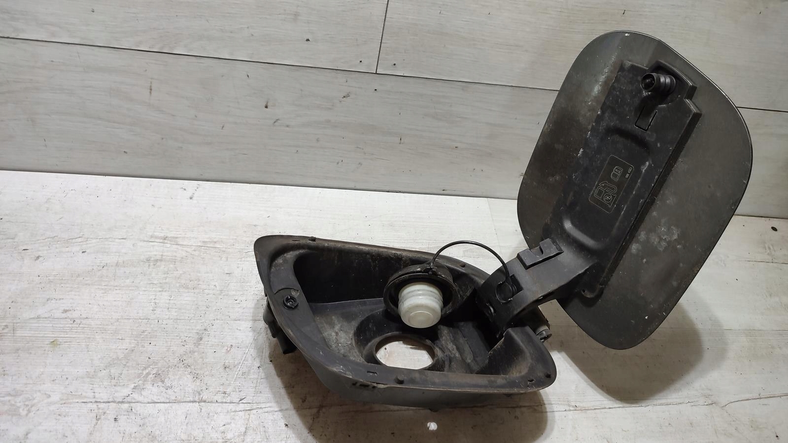 Tankklappe des Kraftstoffsbehälters 1.4 Opel Astra K