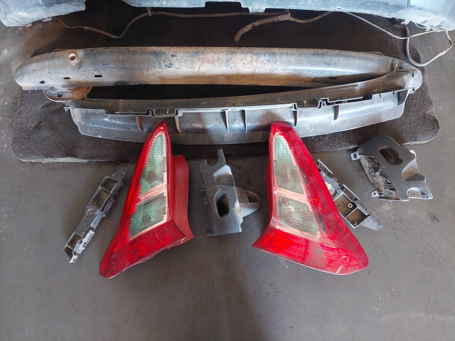 bumper rear part sider supports lights CITROEN C4 and EZW