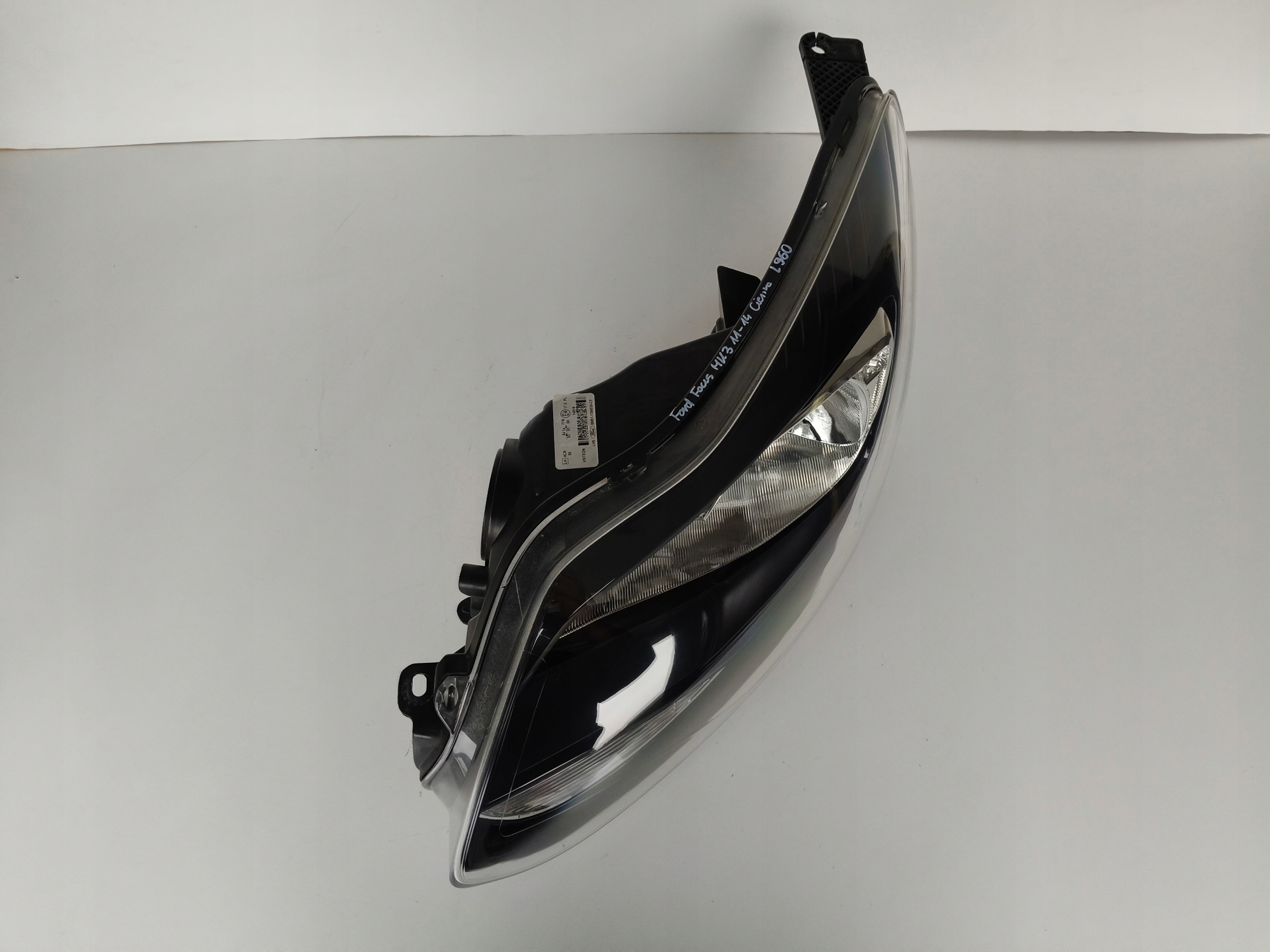 light left REFLEKTOR FORD FOCUS MK3 11-14 CIEMNA