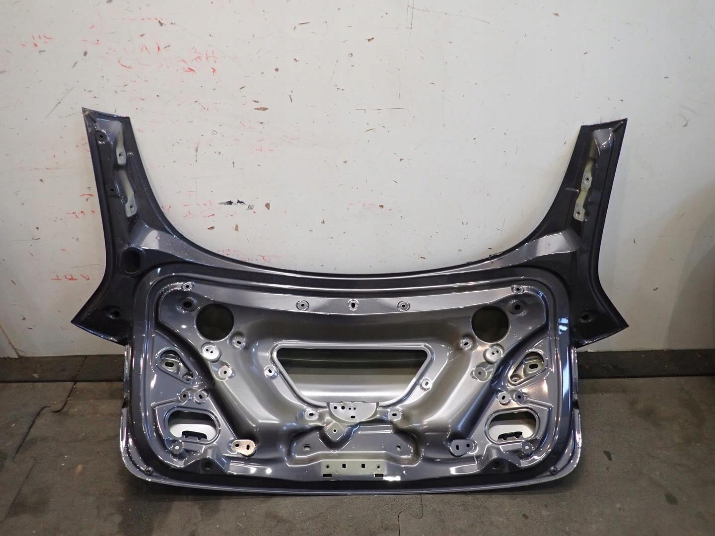 trunk door TESLA 3 2017