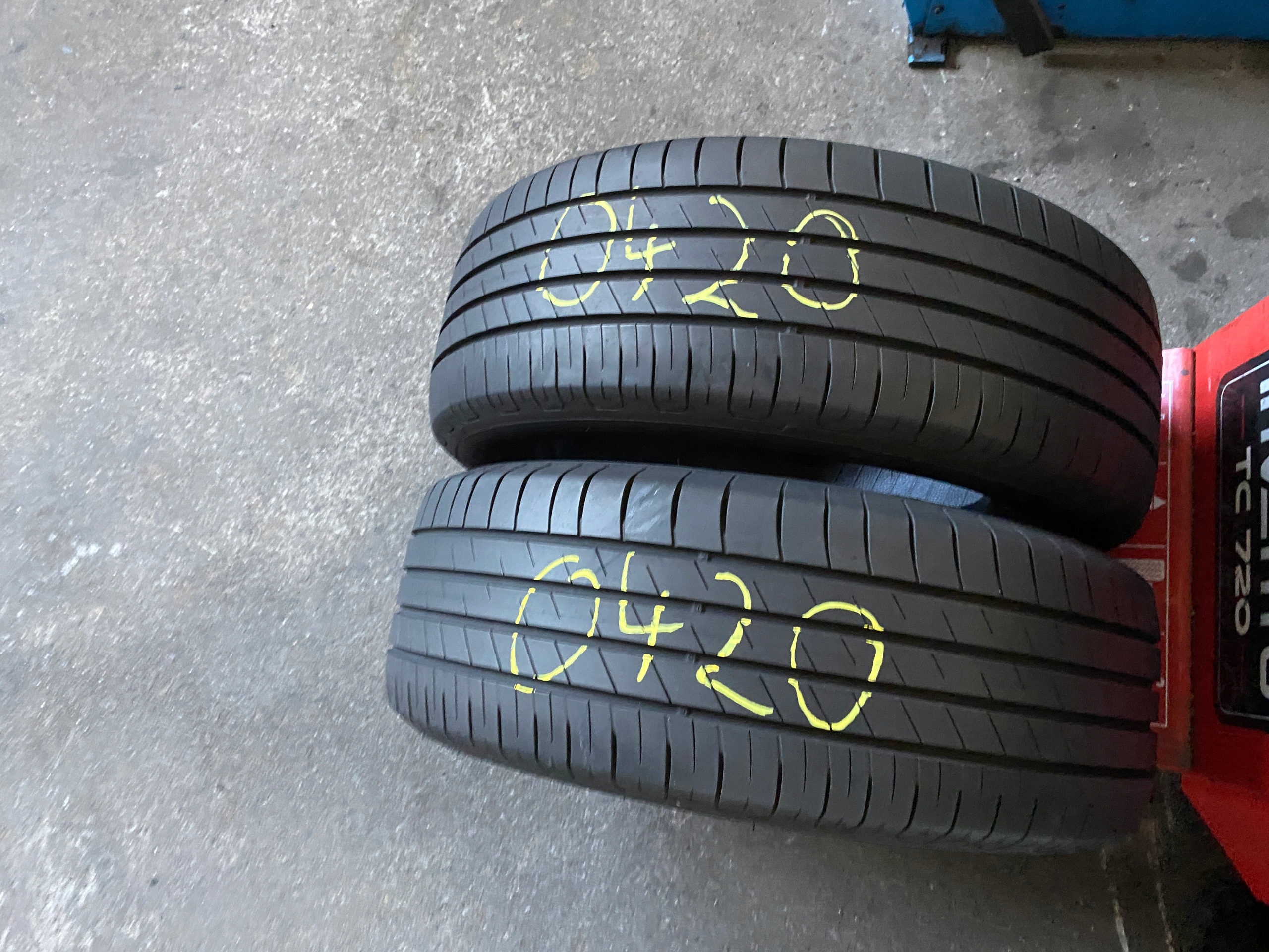 2 tyres summer 215/60R16 95V Goodyear EfficientGrip Performance 6,5mm