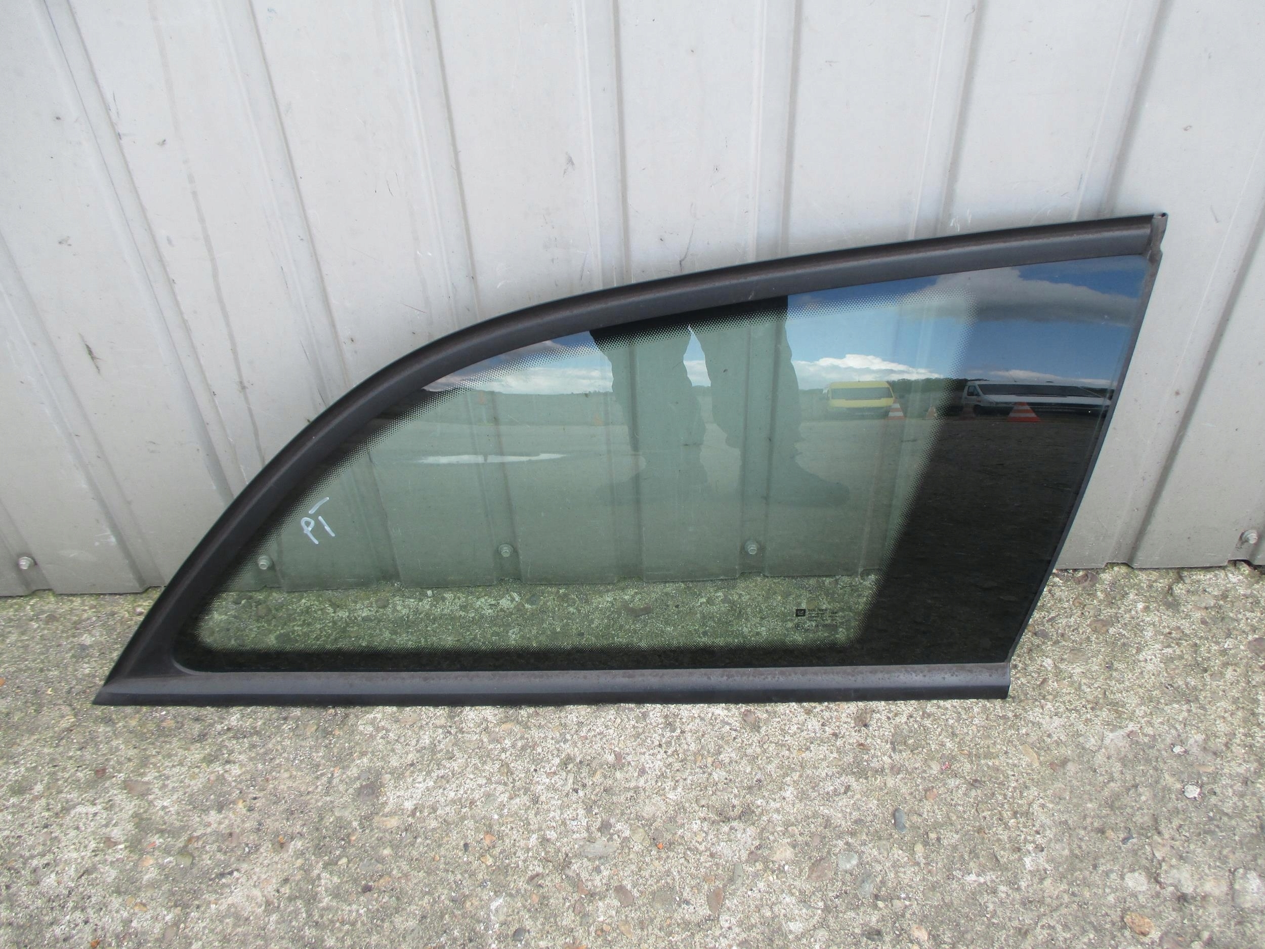 OPEL VECTRA C KOMBI 02- SZYBA KAROSERYJNA PRAWA .4