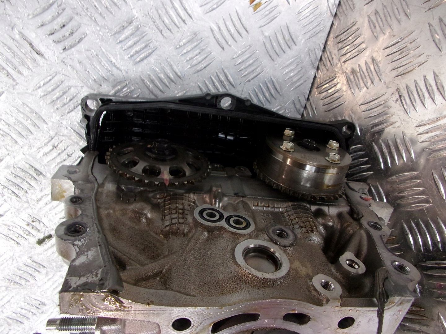 head. TOYOTA CHR 1,8 HYBRID 17R