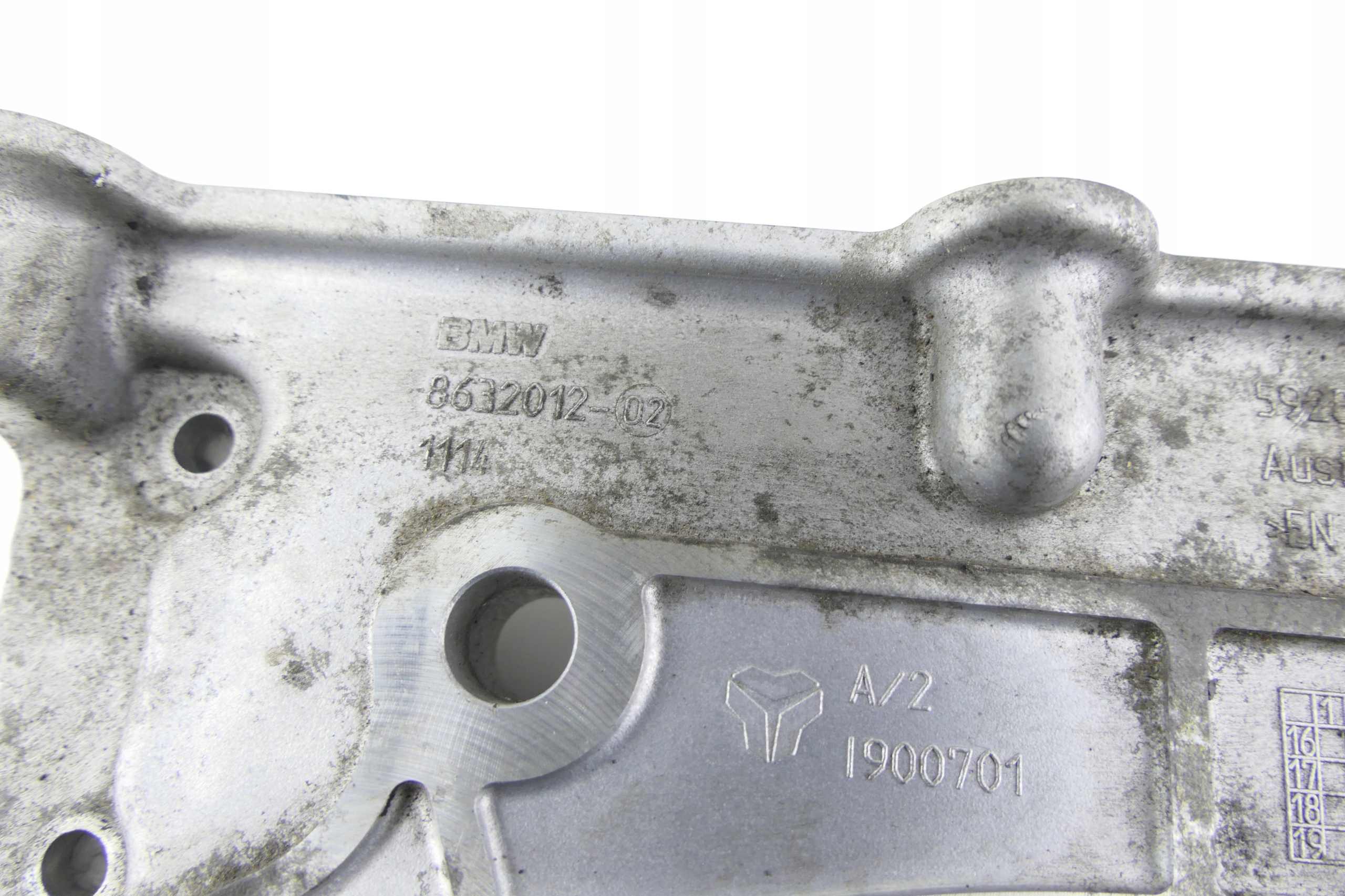 Couvercle carter distribution BMW F48 F39 2.0 8632012