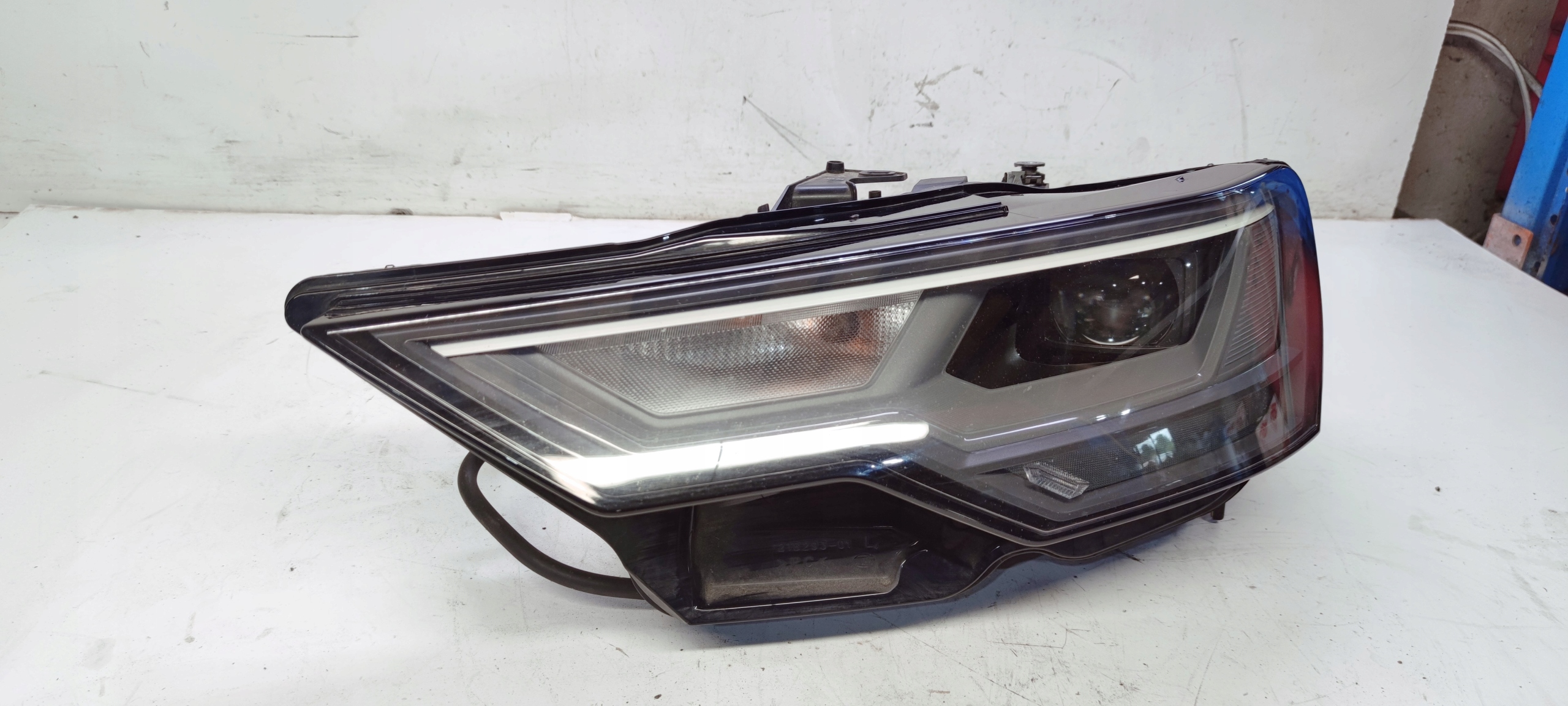REFLEKTOR LINKS FULL LED AUDI A6 C8 4K0941033 KOMPL