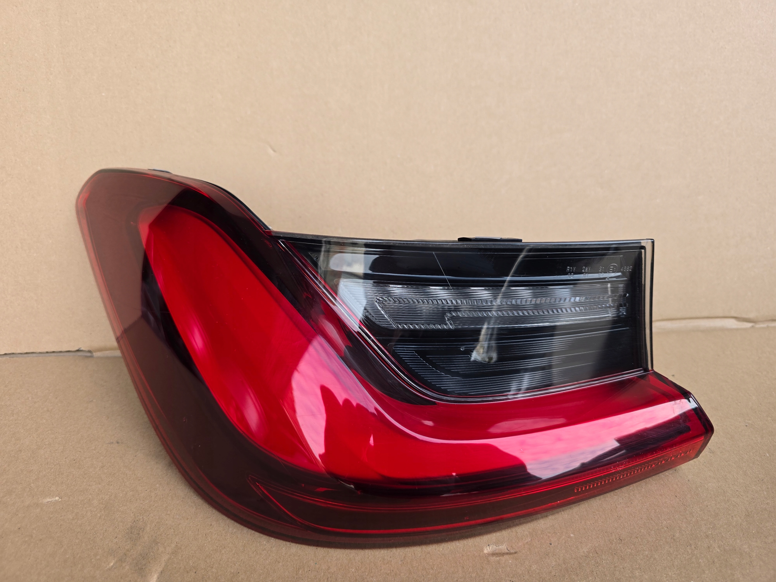 BMW 3 G21 LAMPA LEWA TYLNA LED