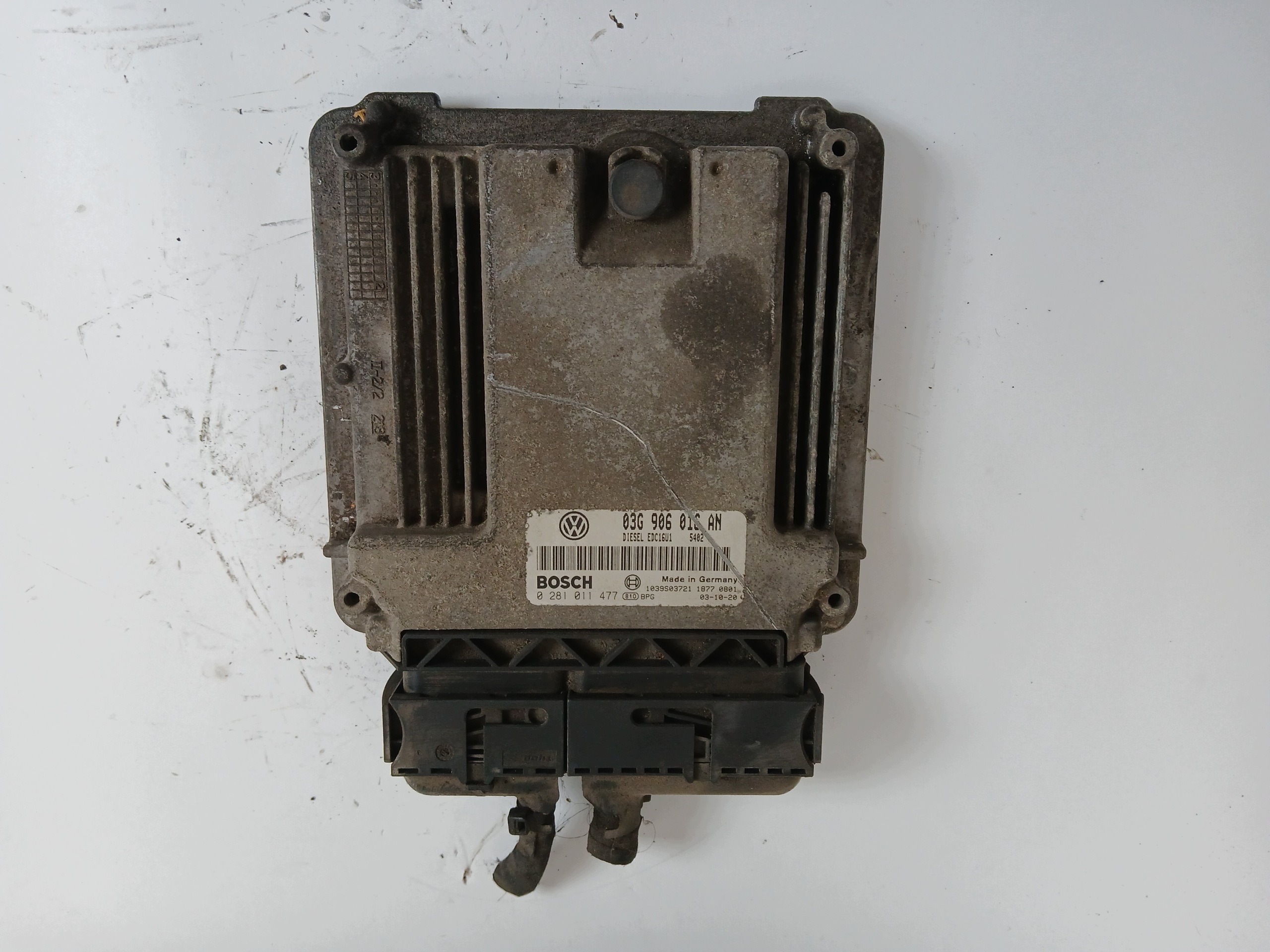 VW GOLF V 2.0 TDI unité de commande électronique uce moteur 03G906016AN