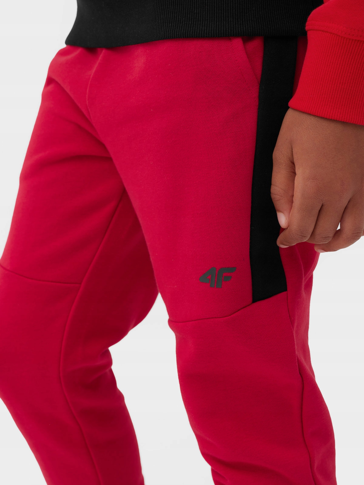 4F SPODNIE CHŁOPIĘCE JOGGERY DRESWOE SPORTOWE DRESY Wiek dziecka 10 lat +