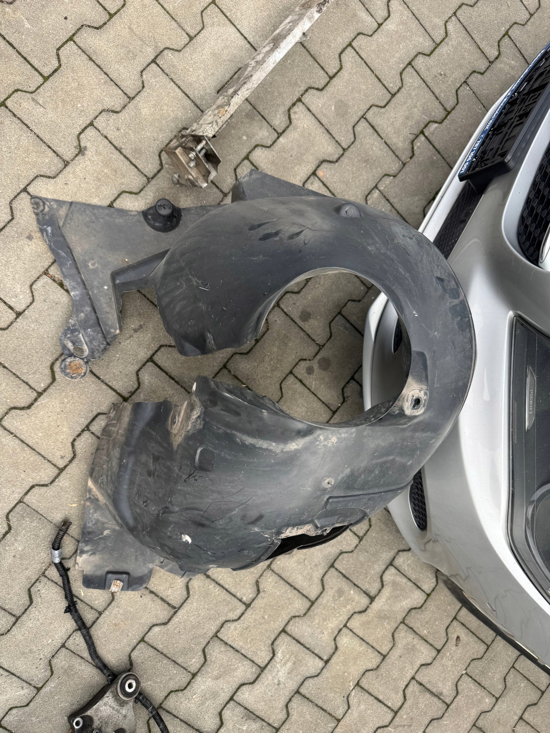 mudguard left front A2466900830 MERCEDES CLA W117