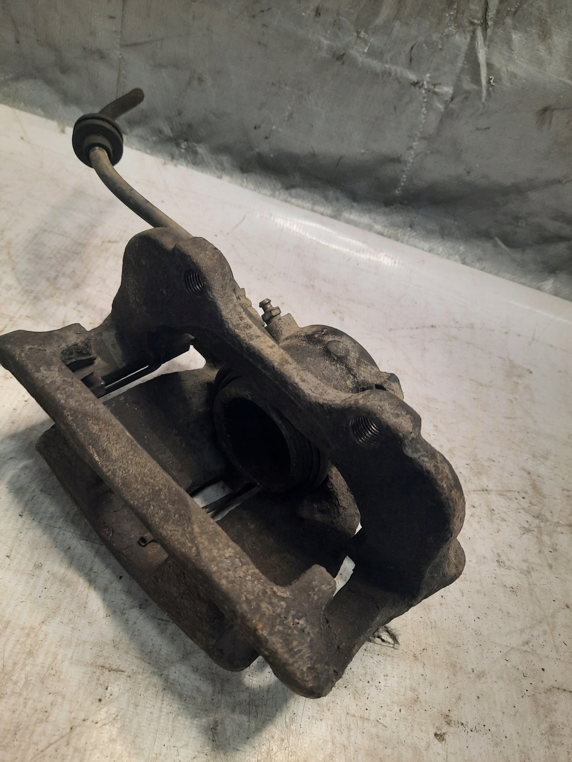 Peugeot 807 citroen c8 2.2 hdi caliper front left