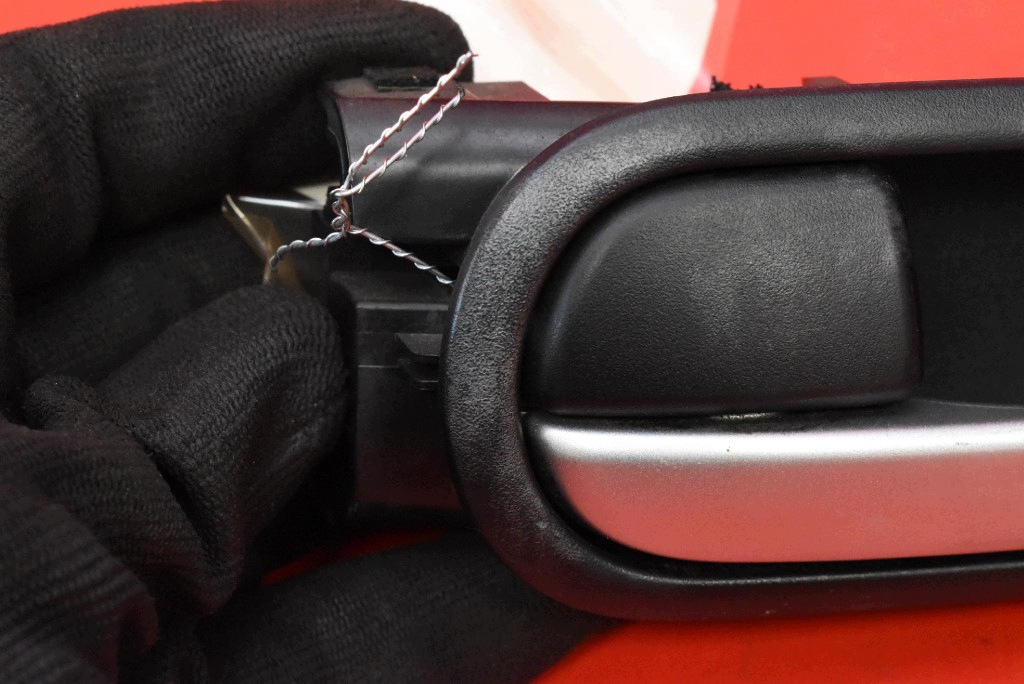 handle inner left front SREBRNA MAZDA MX-5 III NC 05-08