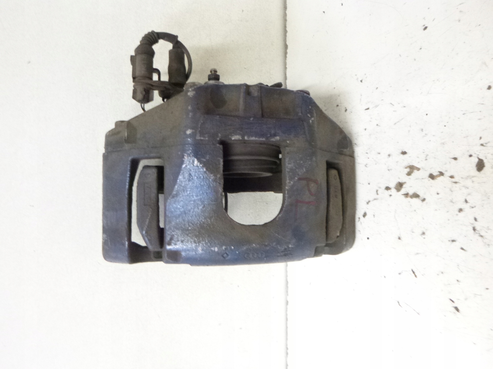 caliper brake front left Audi A6 C5 3.0 2002r