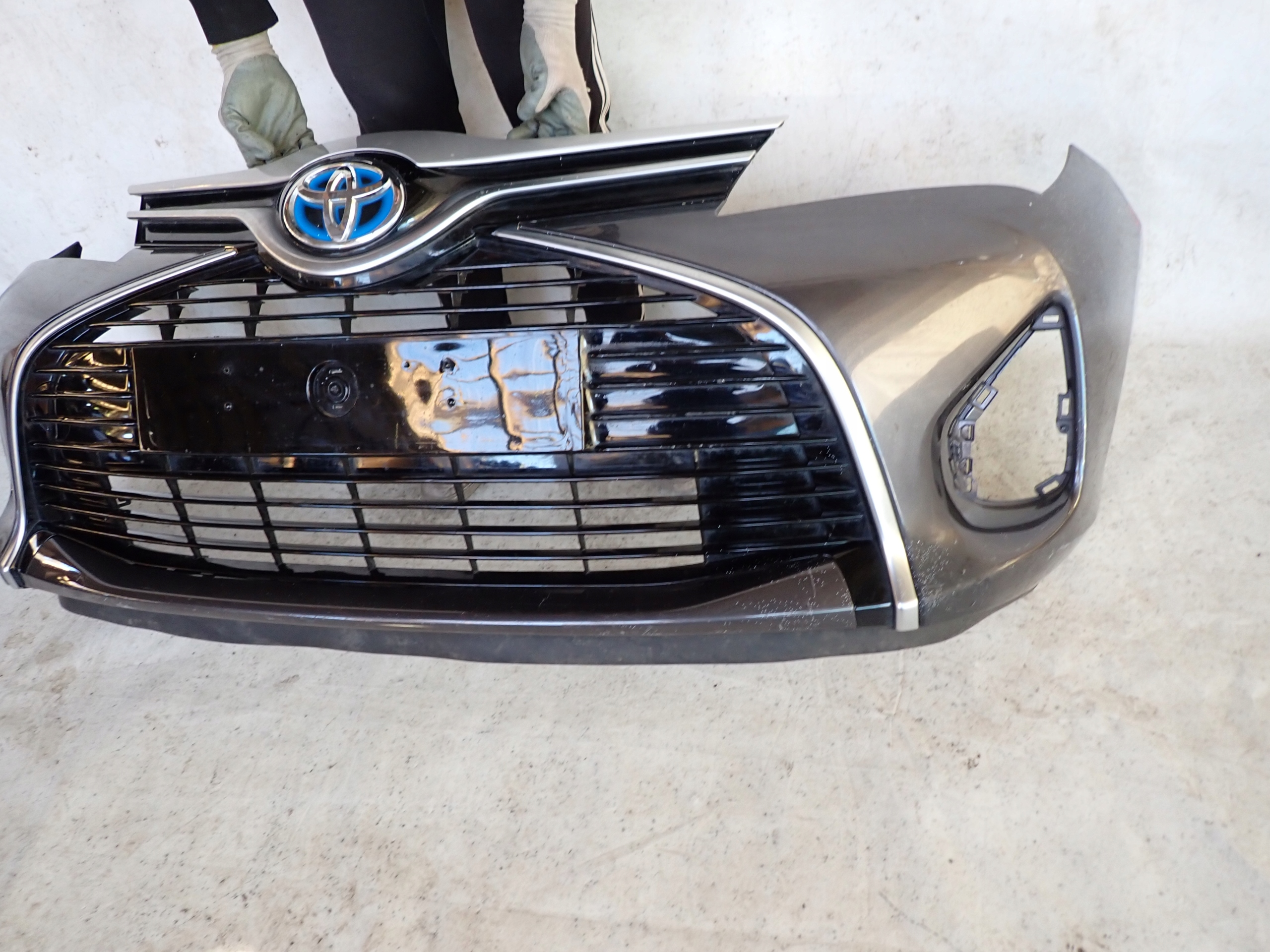 TOYOTA YARIS III LIFT 14- bumper front front