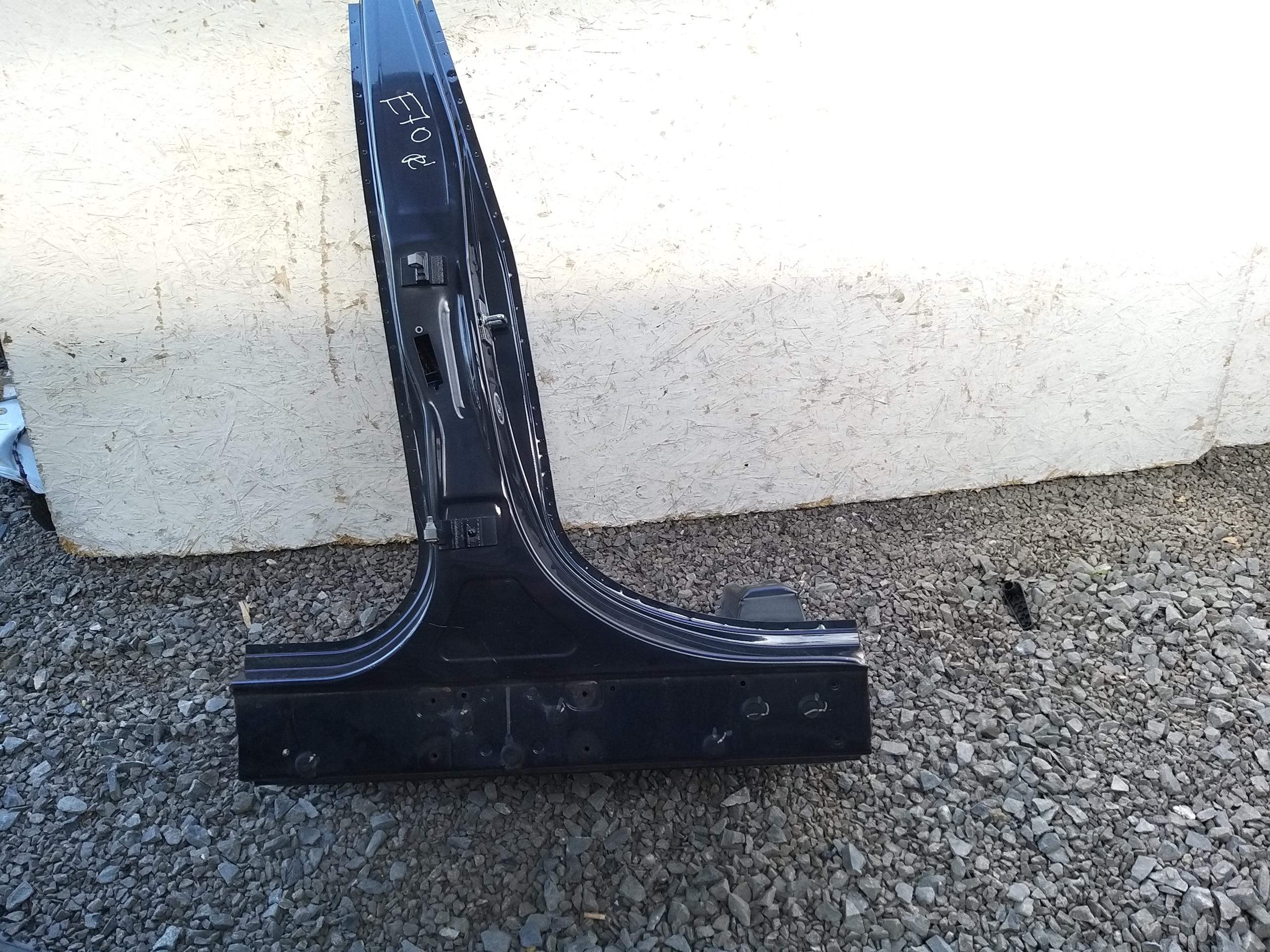 BMW X5 E70 quarter threshold pillar B central right 06-13r