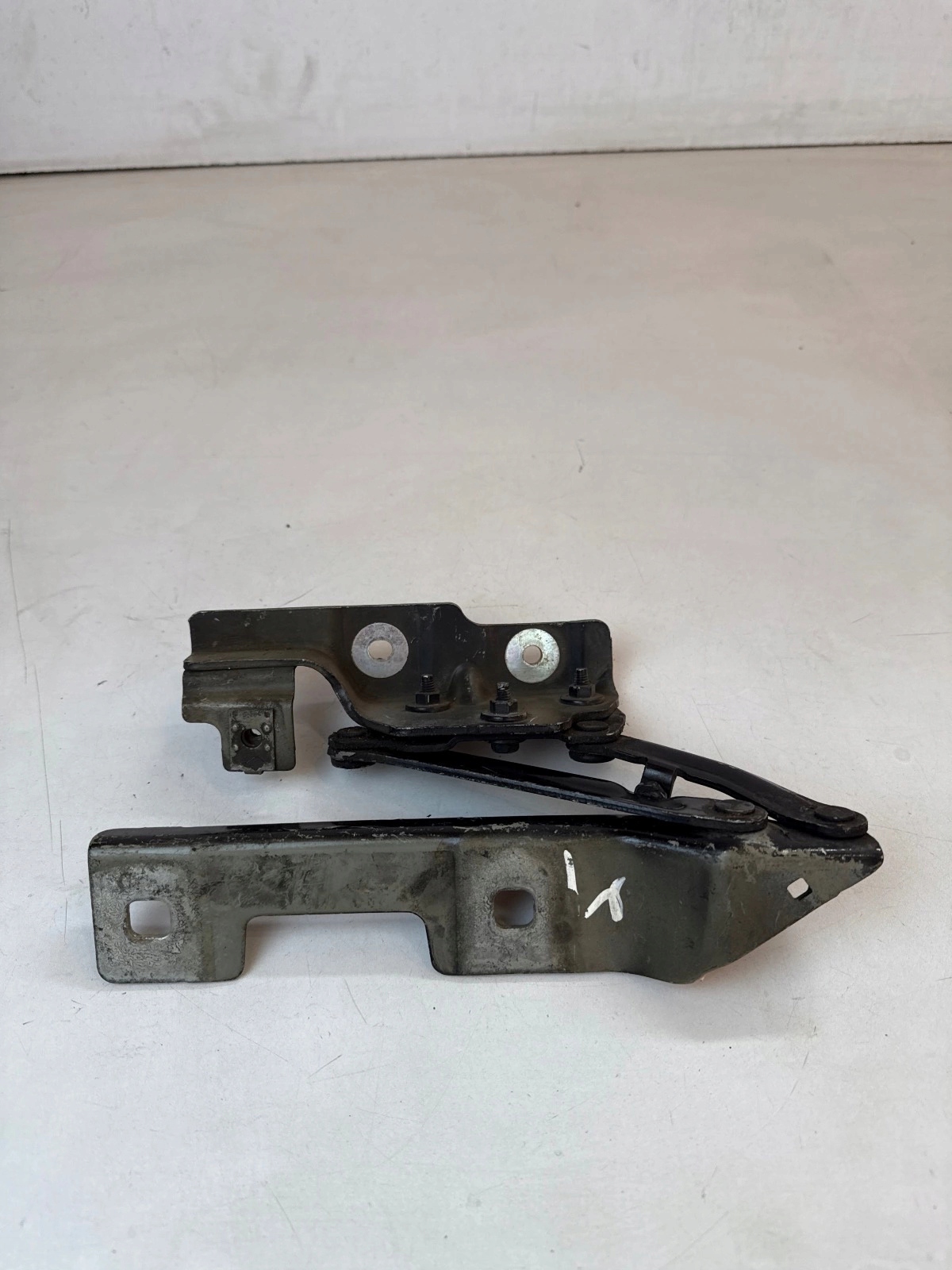 hinge bonnets front front right Opel Astra IV J