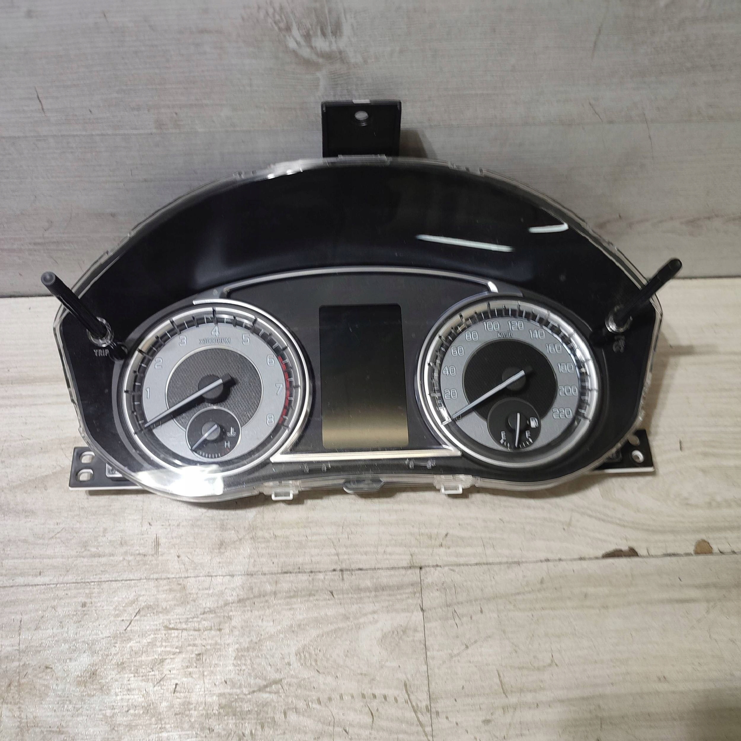 dials Suzuki Vitara (LY) 3411153SA0