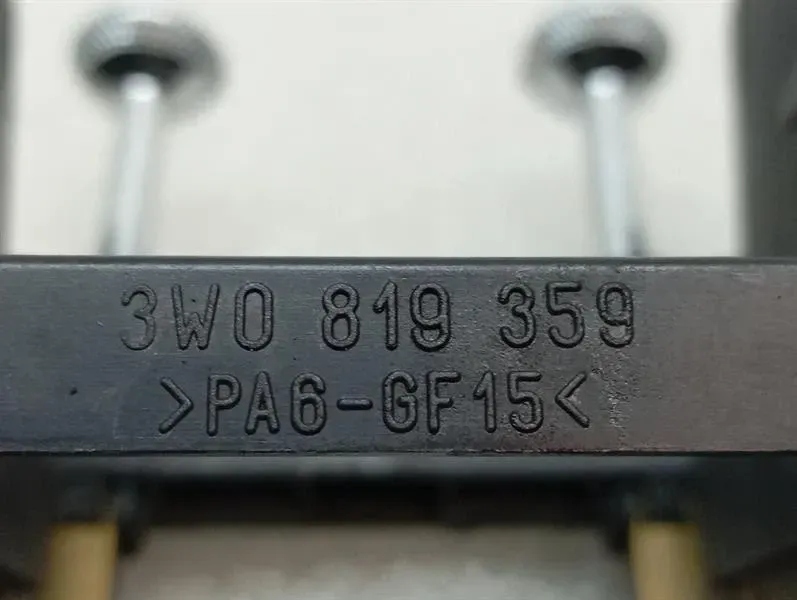 Bentley CONTINENTAL GT W12 AIR 3W0819359 Решетка