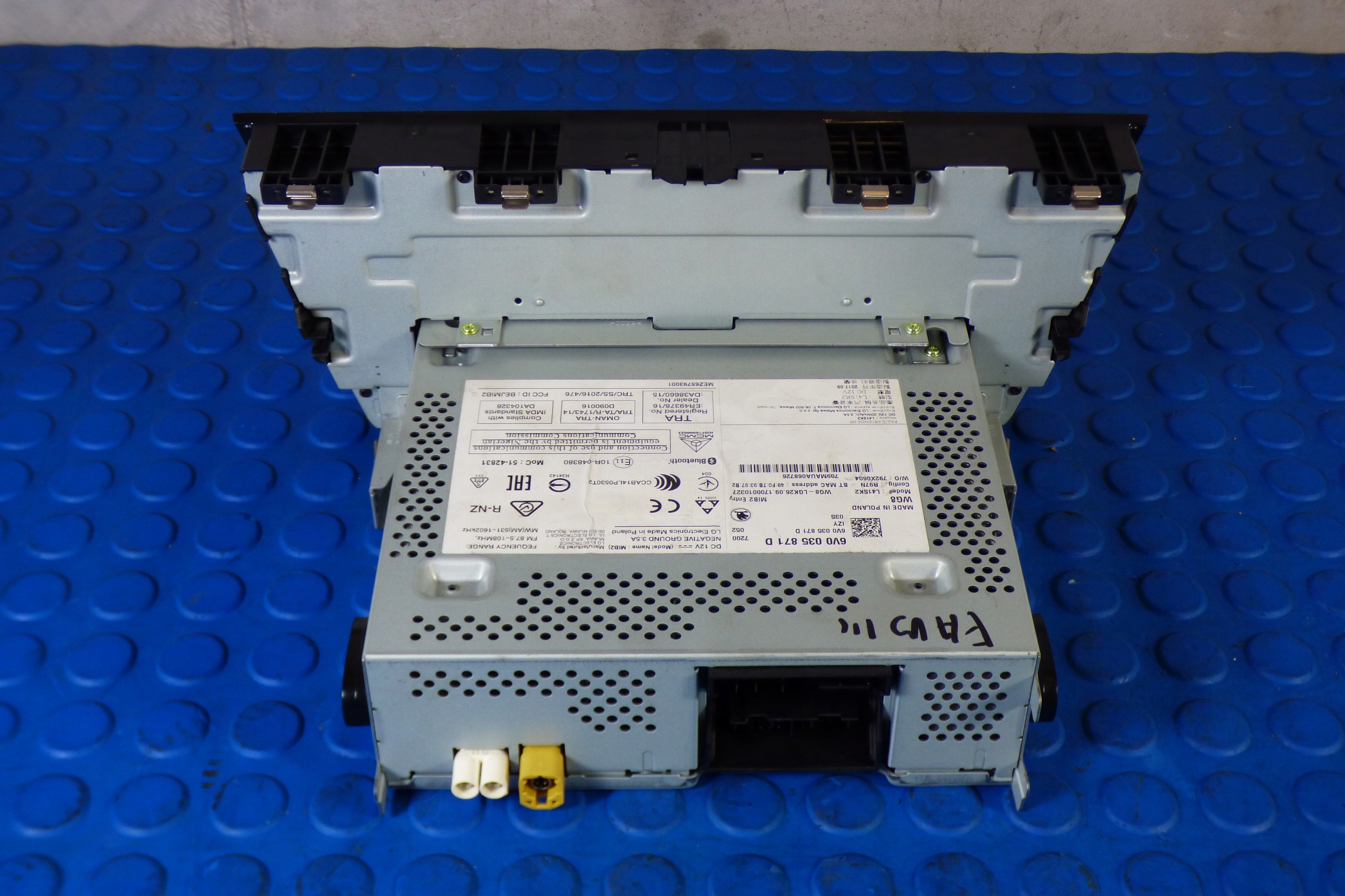 radio 6V0035871D SKODA FABIA III