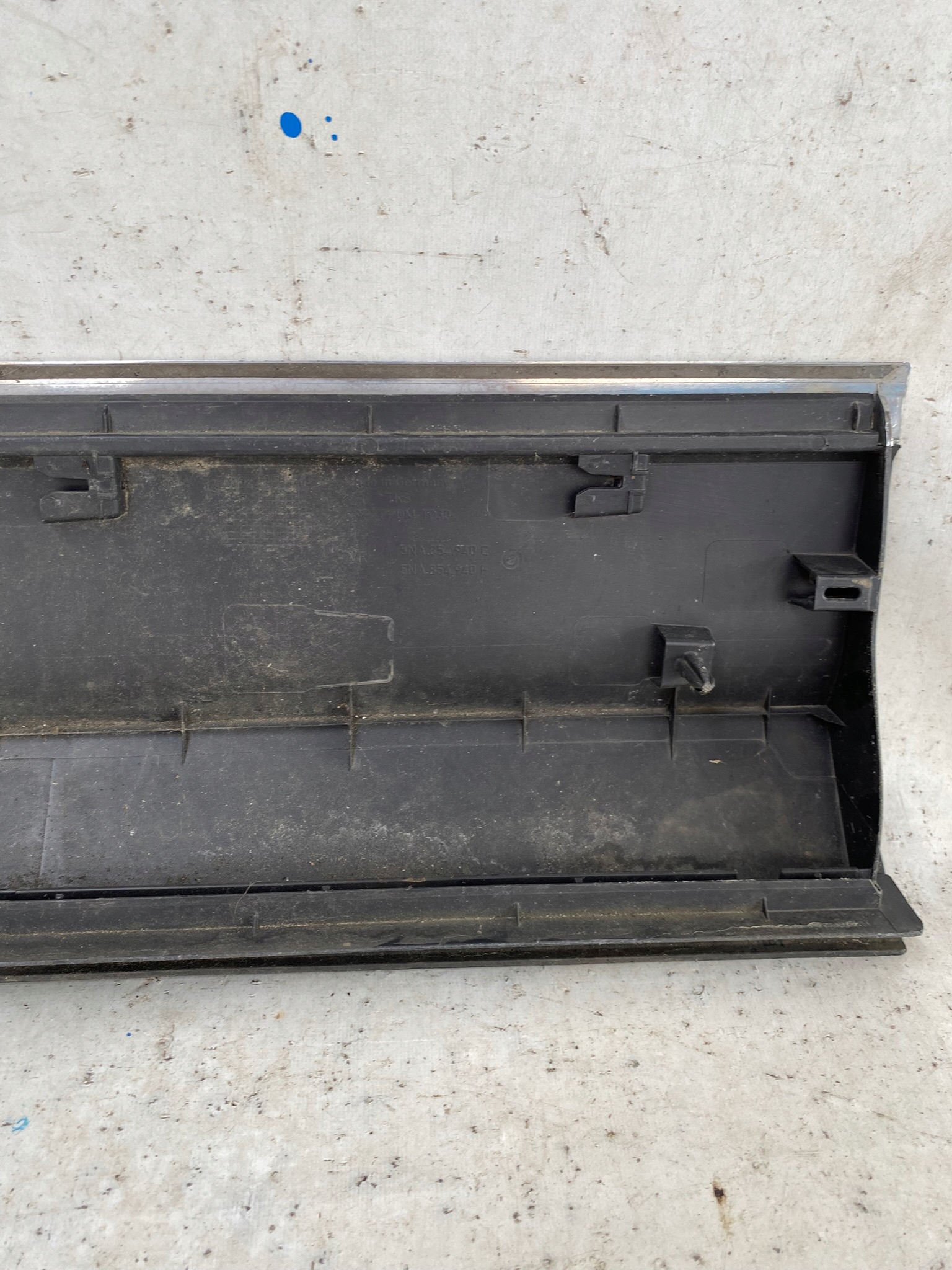 VW TIGUAN II 2 5NA moulding door front front right 5NA854940F