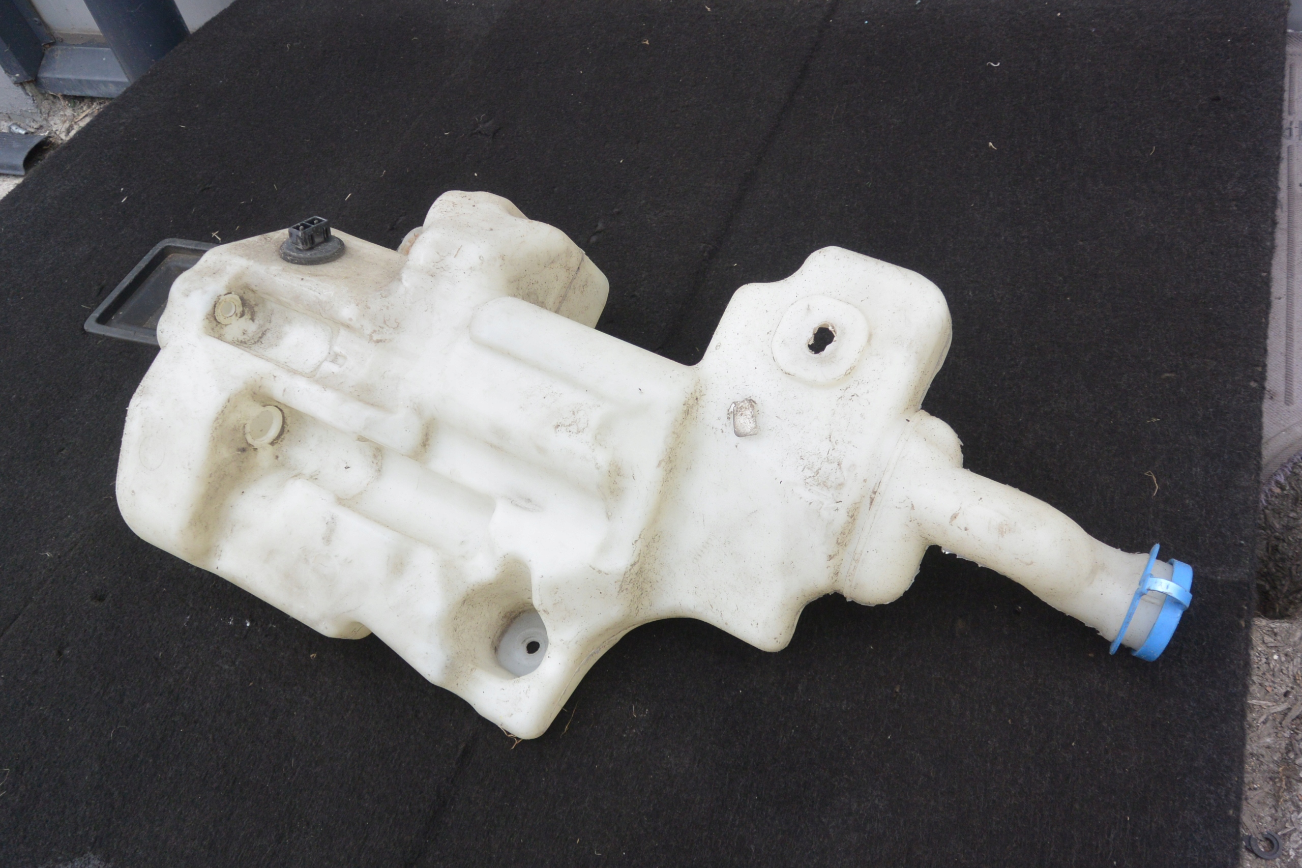washer fluid tank MERCEDES R-KLASA W251
