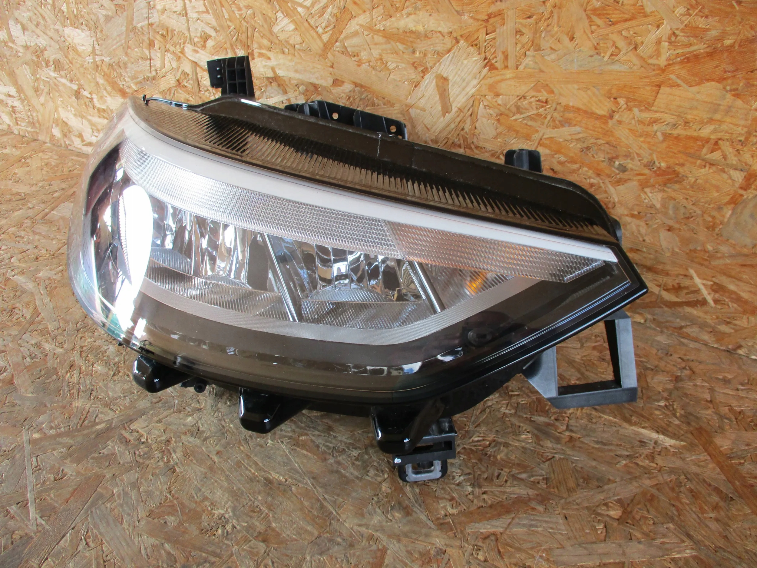 light right front front VW ID3