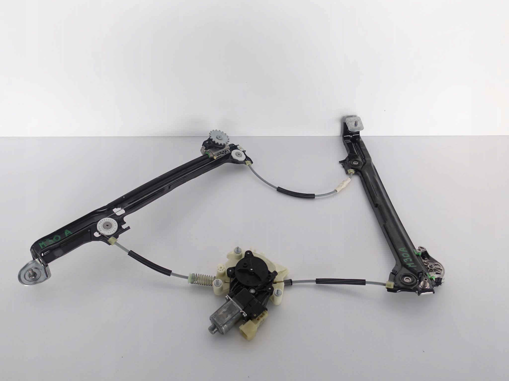 MASERATI LEVANTE M161 window regulator left rear part