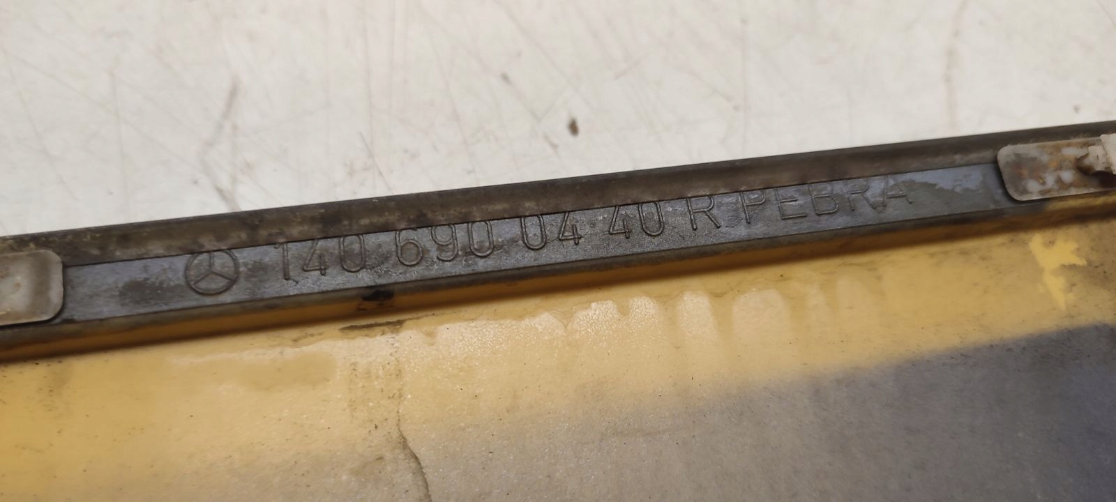 moulding door right front Mercedes W140 3,2 199