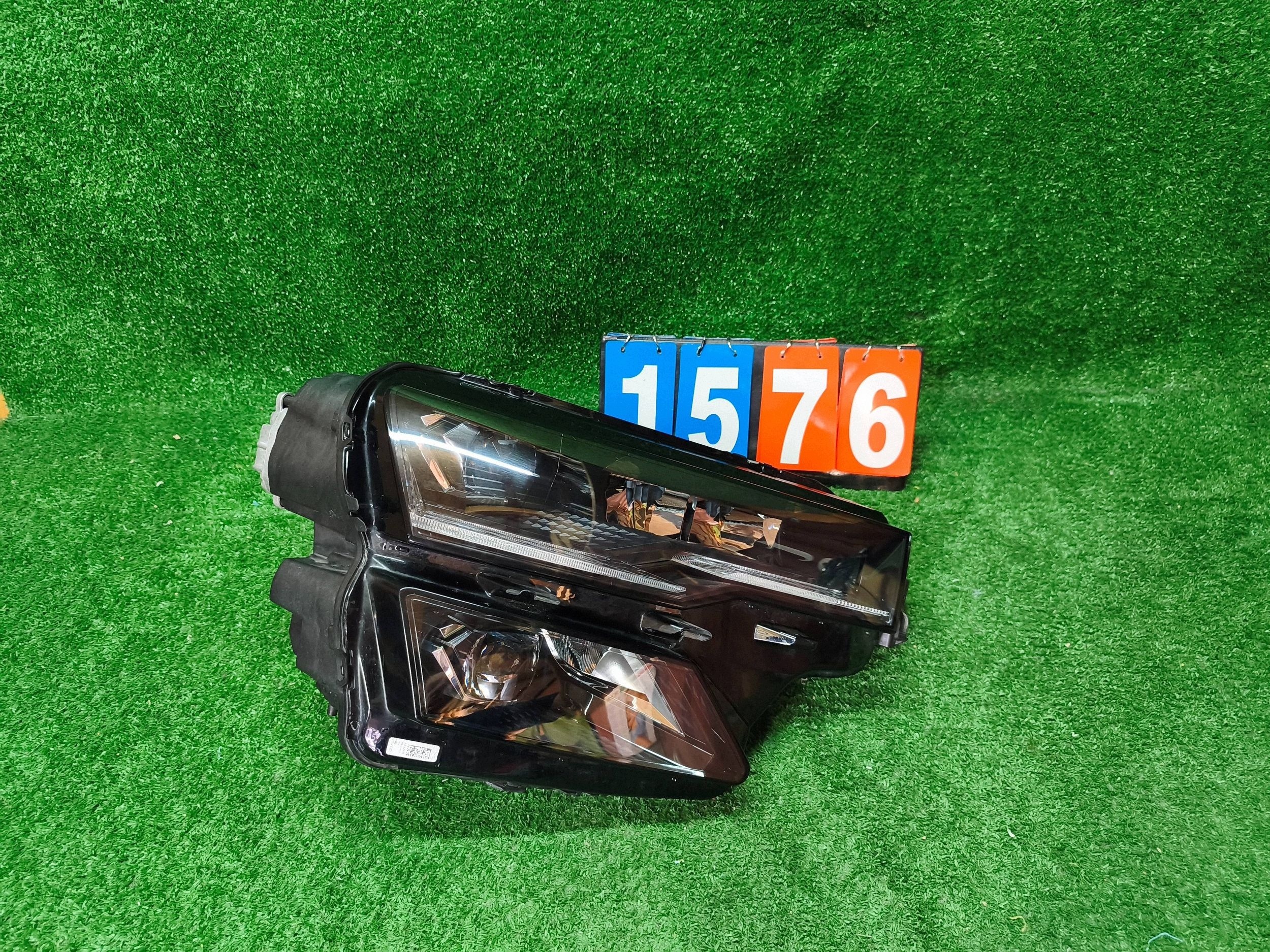 REFLEKTOR right front SKODA KAROQ 21- LIFT 57B FULL LED NR.R1576