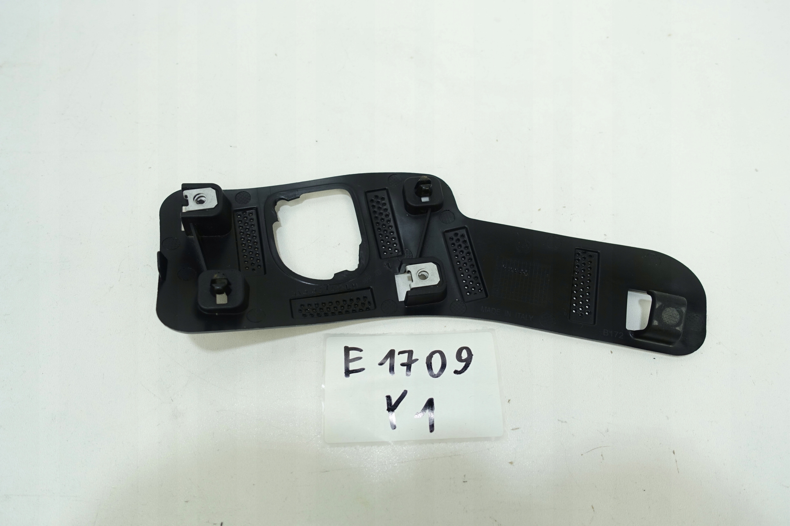 Halter der Spritzdüse links ALFA ROMEO STELVIO 16