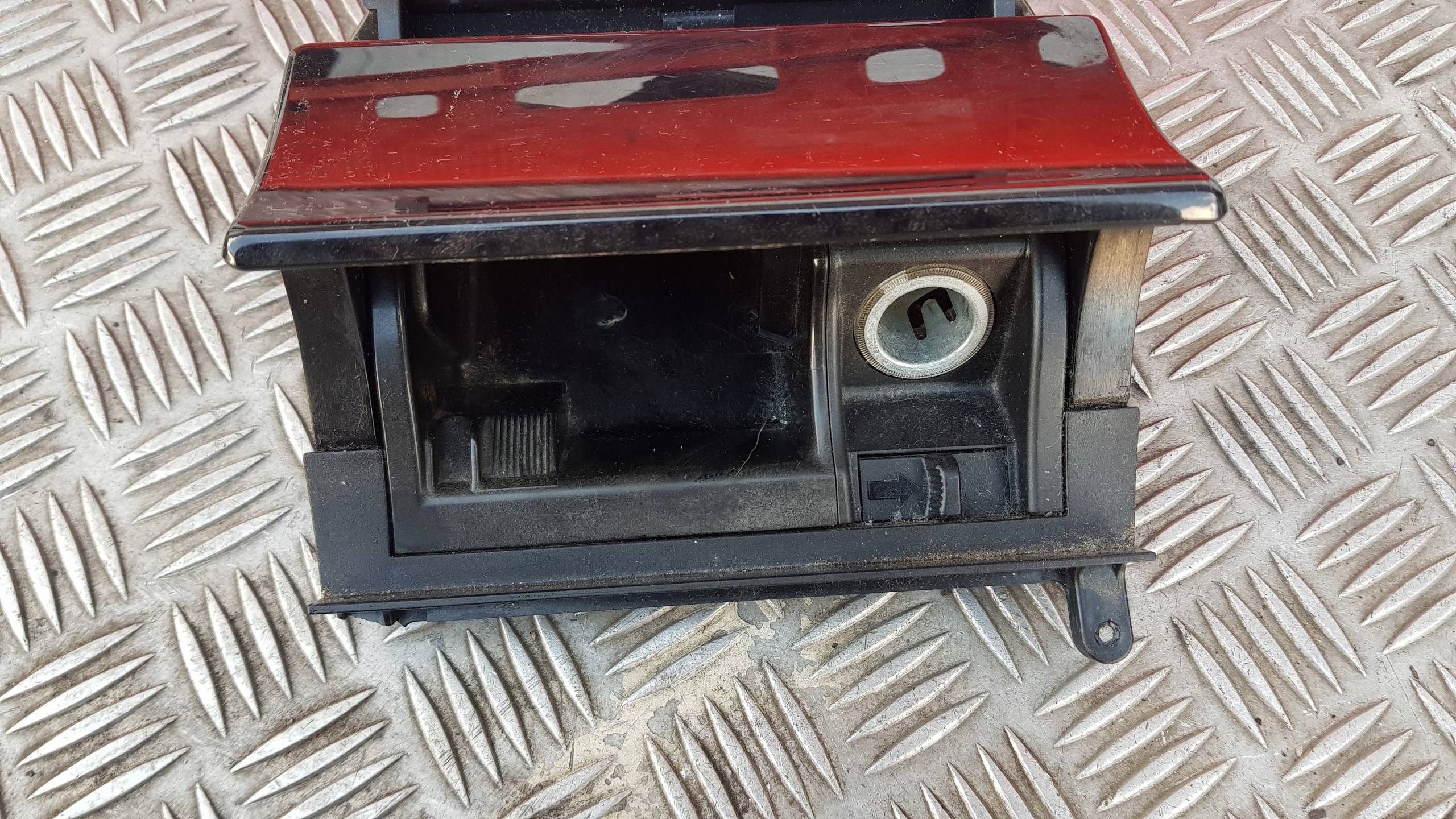 MERCEDES W208 Cendrier PANEL 2088100401