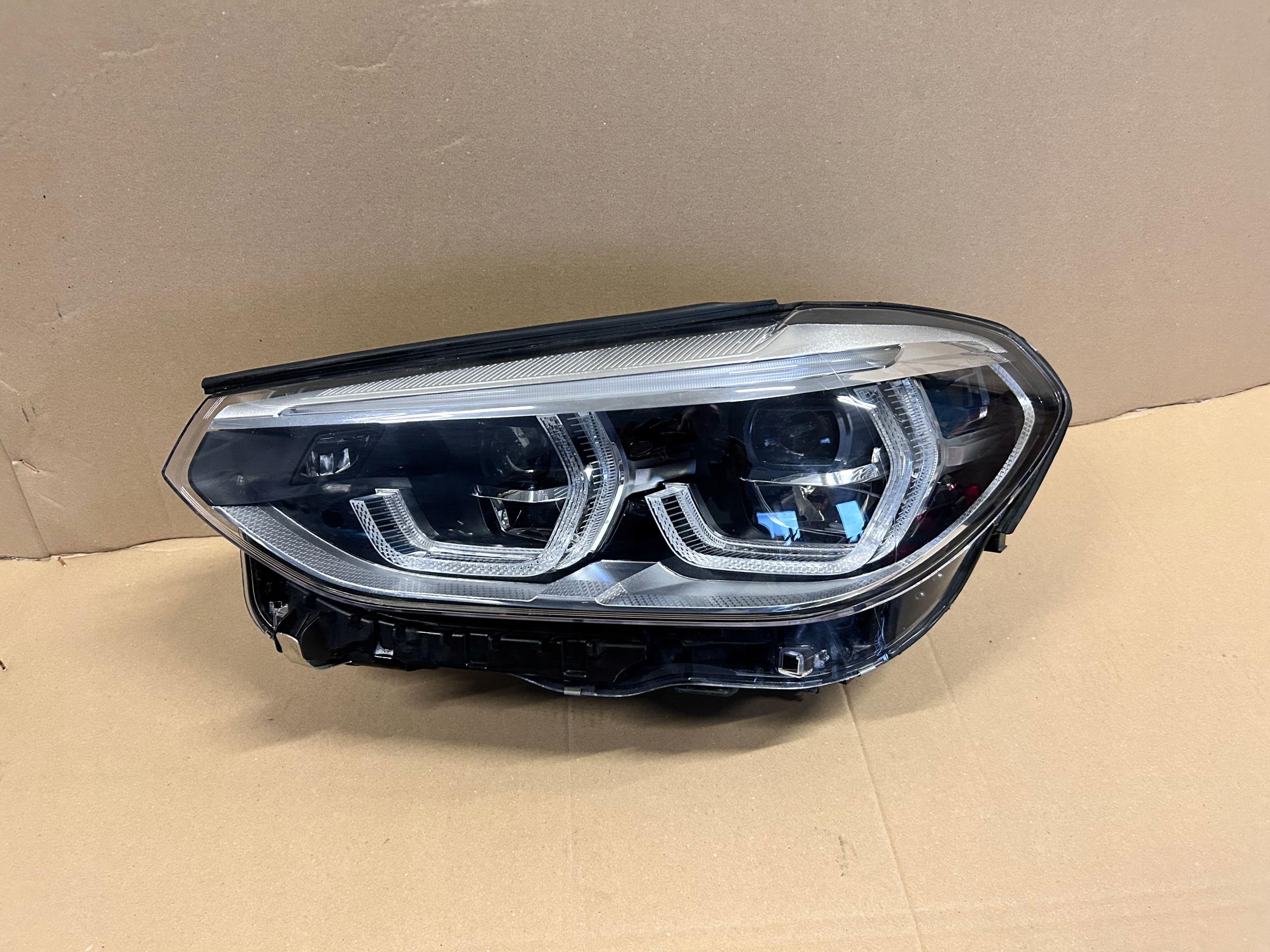 REFLEKTOR left BMW X3 G01 X4 G02 ADAPTIVE LED nr.00