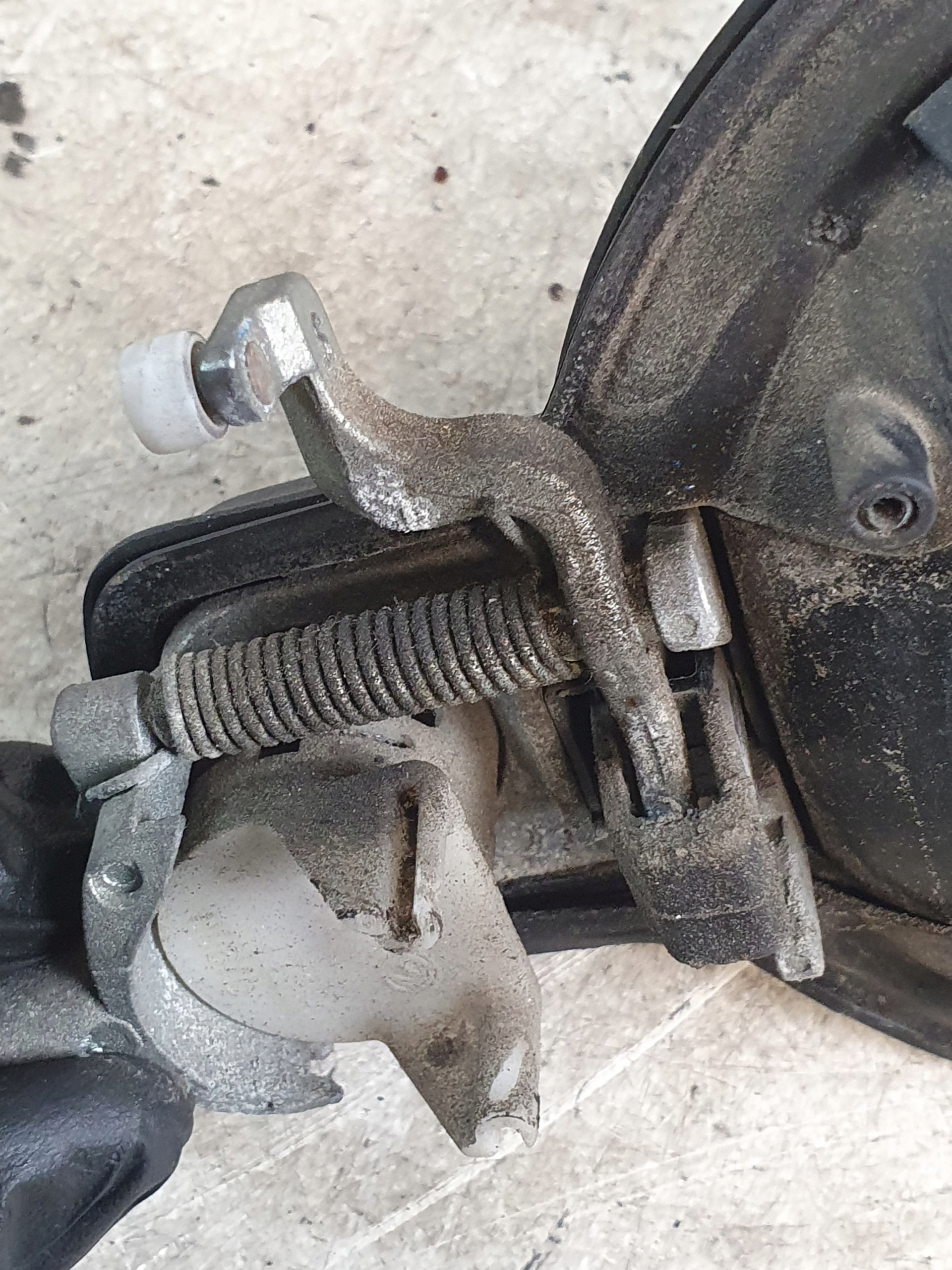 handle front left front OE 242079 FIAT DOBLO and 06r.