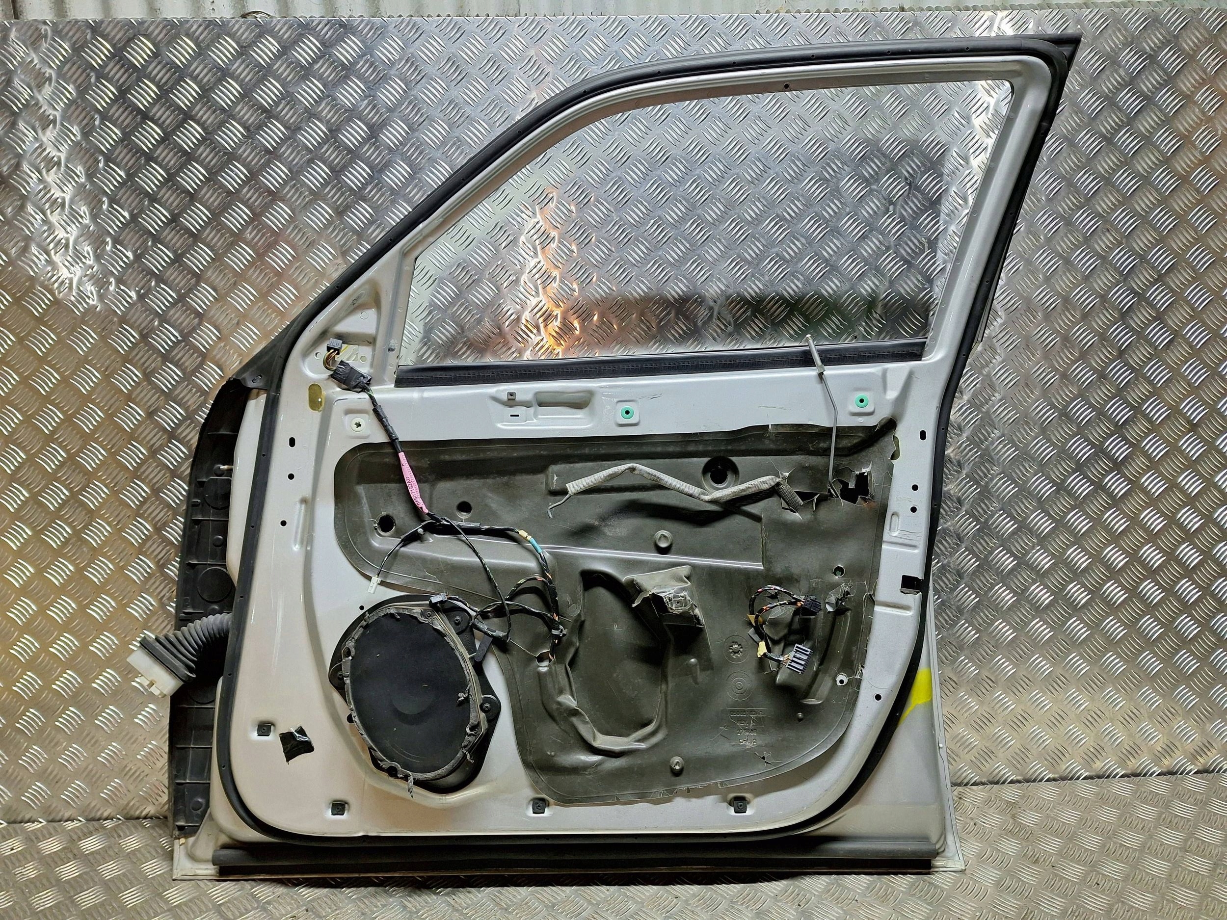door right front CHRYSLER 300C 04-10 complete