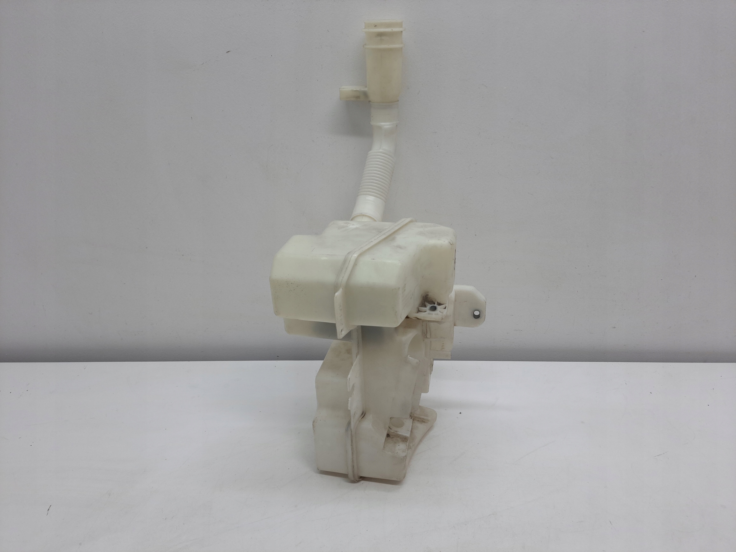 AUDI Q3 8U0 11- washer fluid tank original