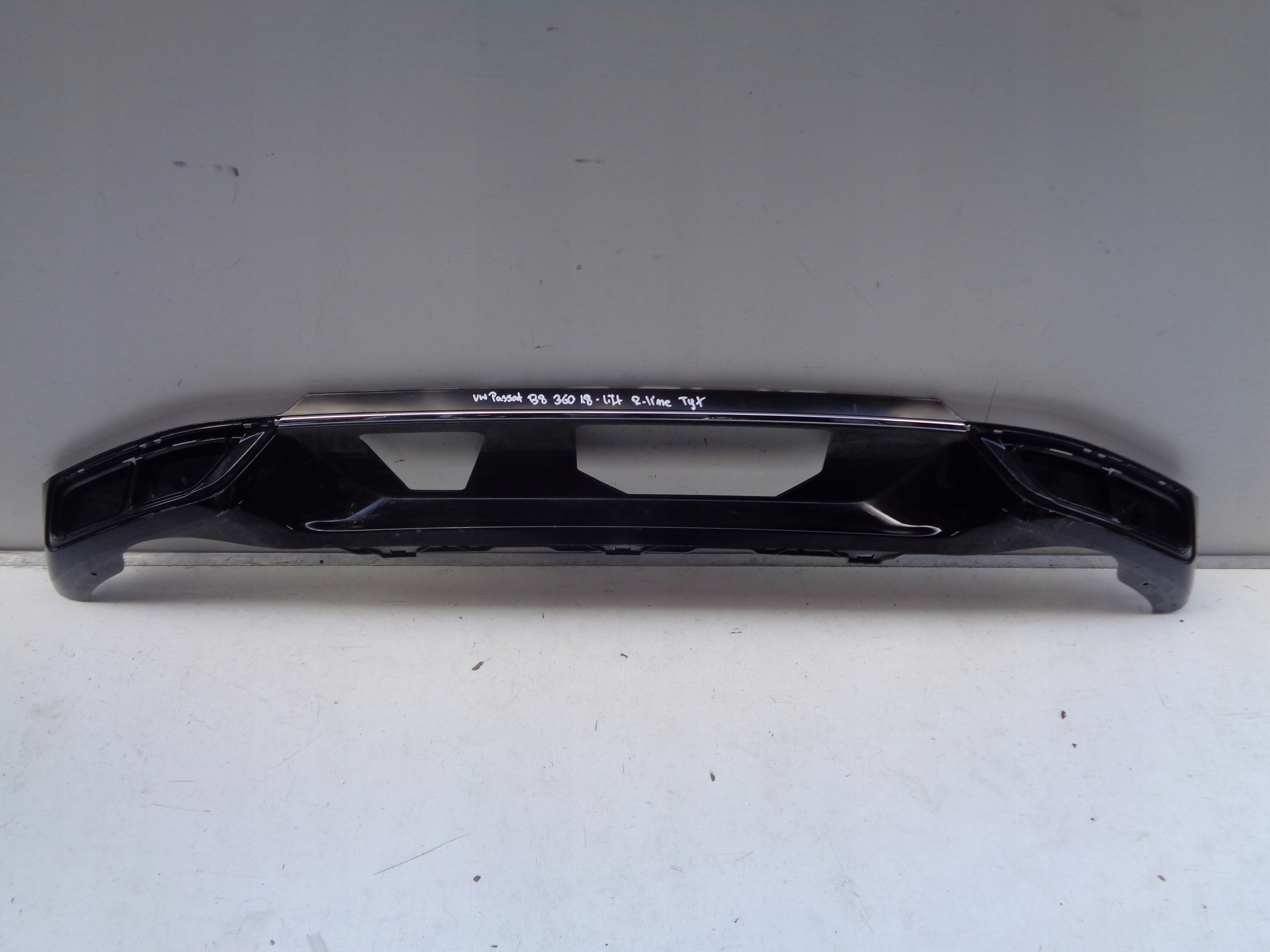 ACCESSORI PARAURTI POSTERIORE VW PASSAT B8 18- LIFT R-LINE
