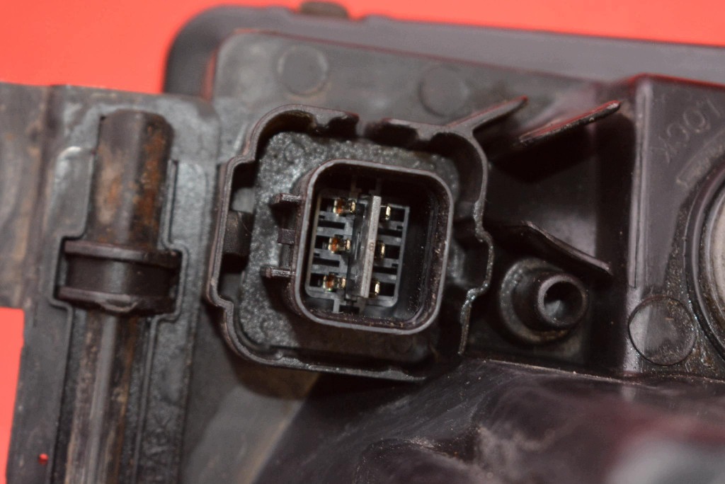 REFLEKTOR left light front EU 92101-1F0 KIA SPORTAGE 2 II 04-08