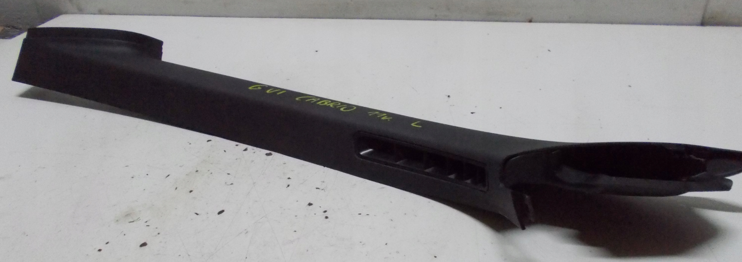 VW GOLF VI CABRIO 1.4 TSI 11R side pillar moulding left 5K7867233B