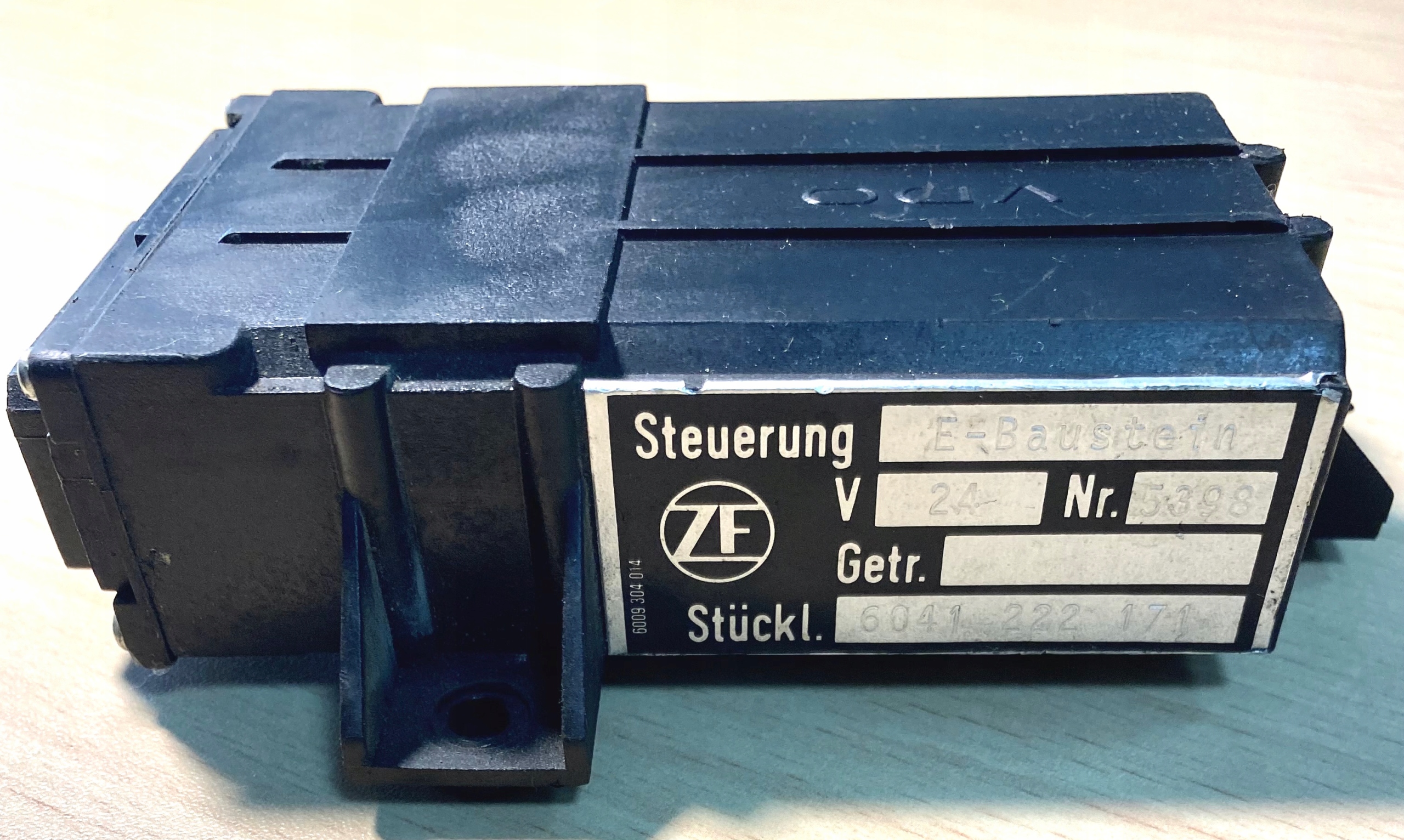Блок vdo zf steuerung e- baustein 6041 222 171 Купить в Украине: б/у разборка, оригинал, цена | Dvizok Блок vdo zf steuerung e- baustein 6041 222 171 Купить в Украине: б/у разборка, оригинал, цена | Dvizok