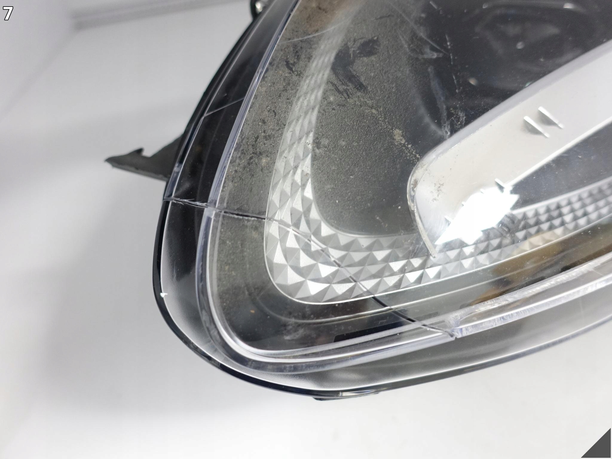 ASTON MARTIN DB12 24- light HEADLIGHT left front EUROPA damaged