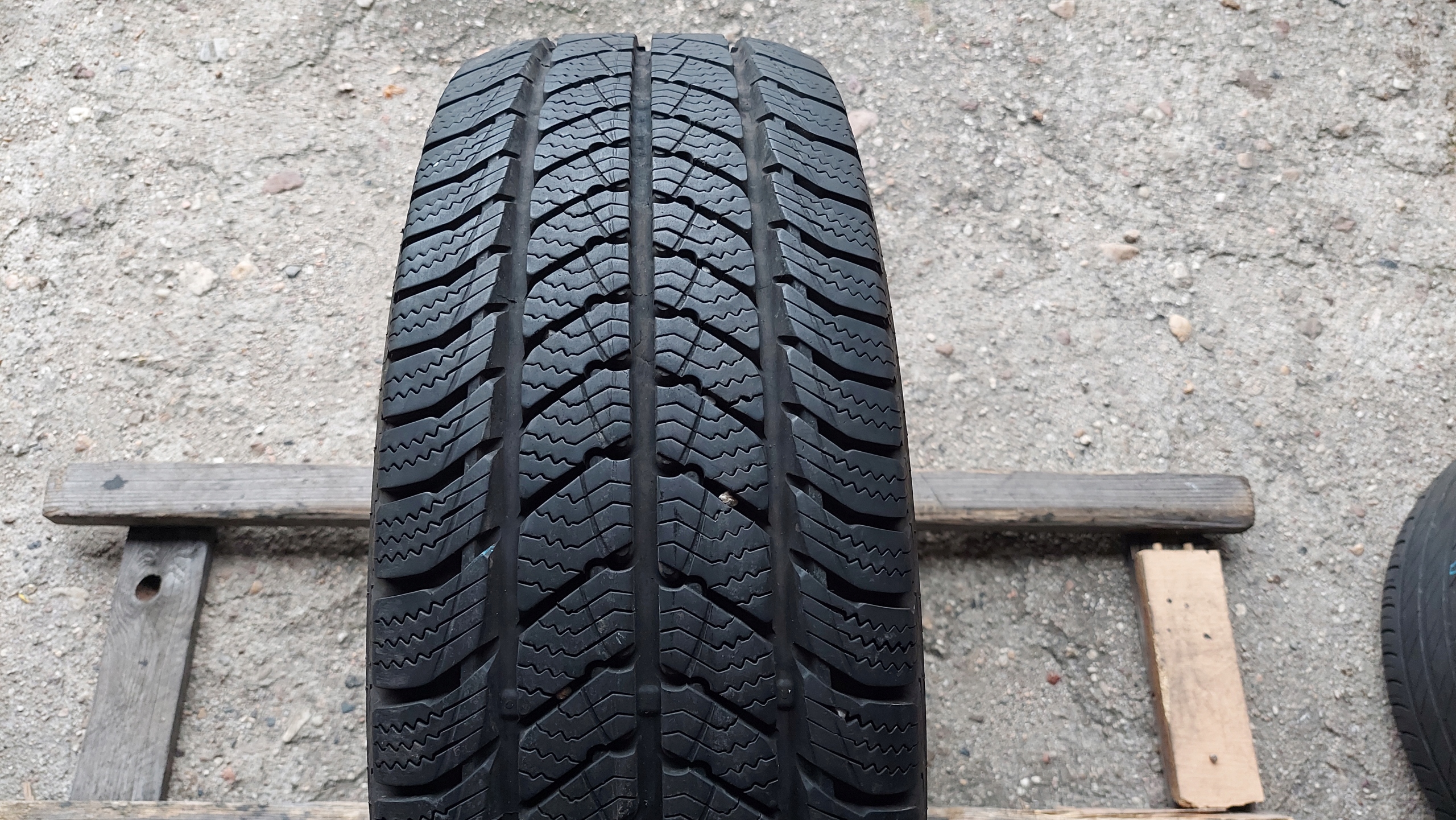 Шина 235 / 65R16C Semperit Van-Grip 3 Як нова 10 мм