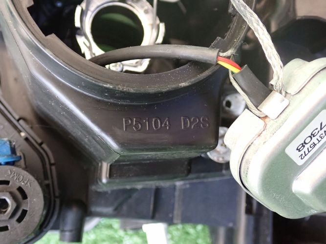 MAZDA 5 XENON 03-07 reflektor right light right