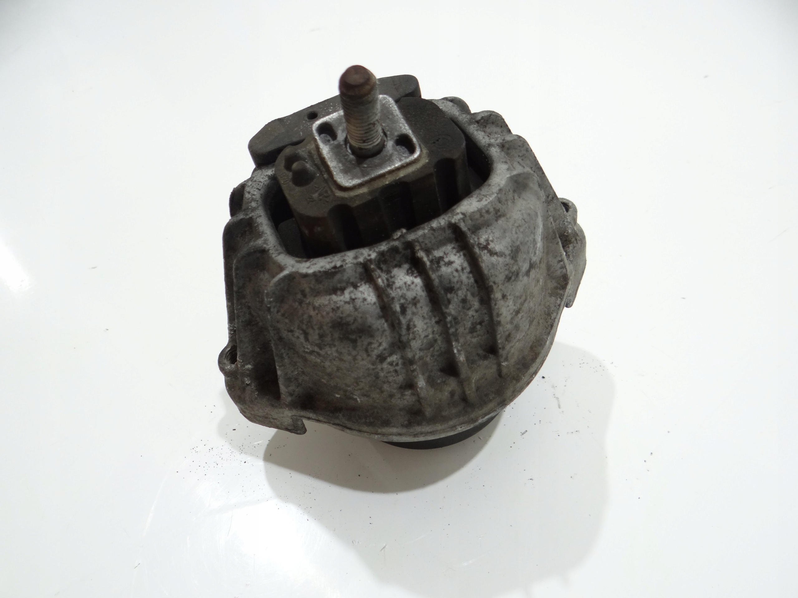 engine mount right BMW E90 LCI N47