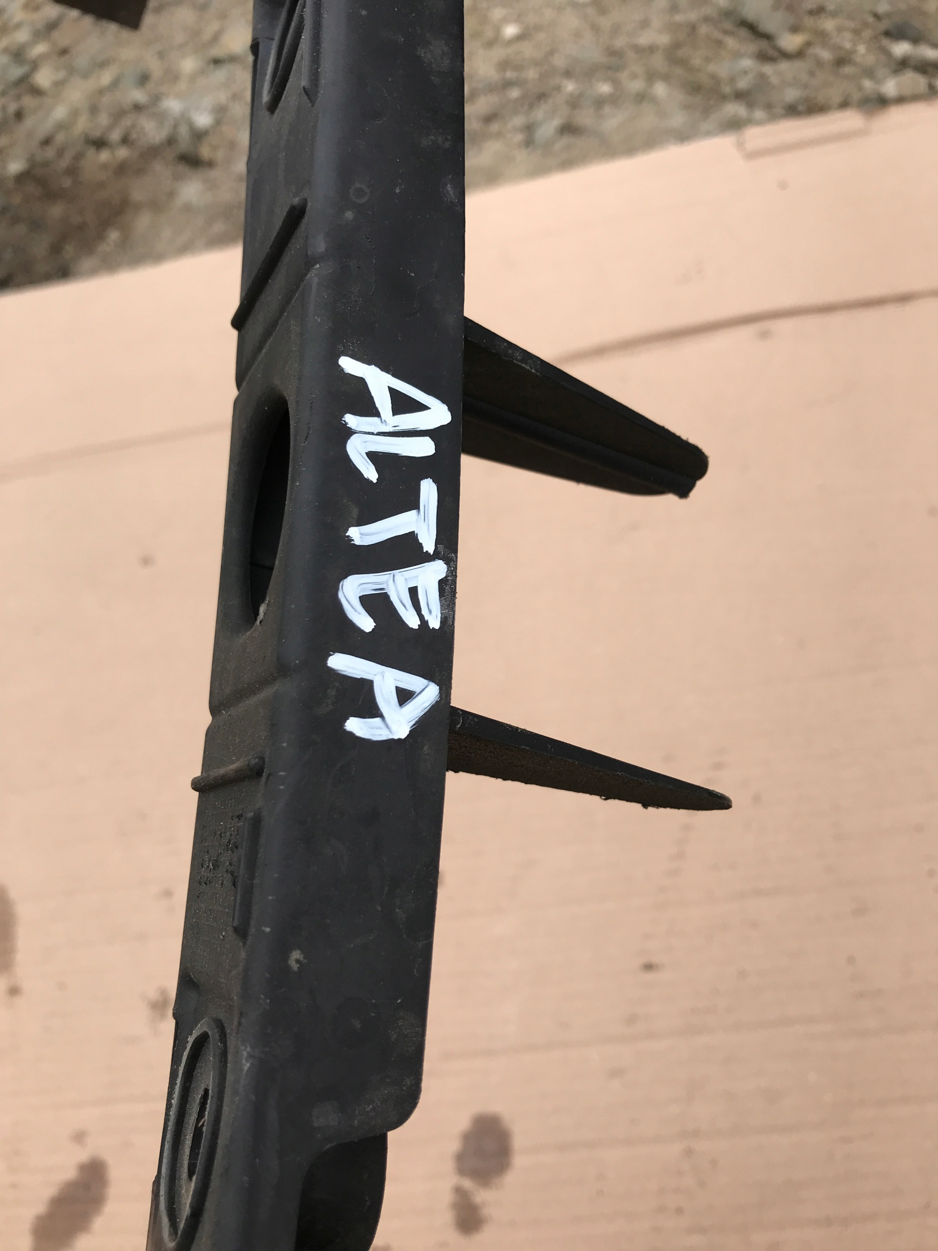 bumper bracket left rear part SEAT ALTEA 5P0807863B