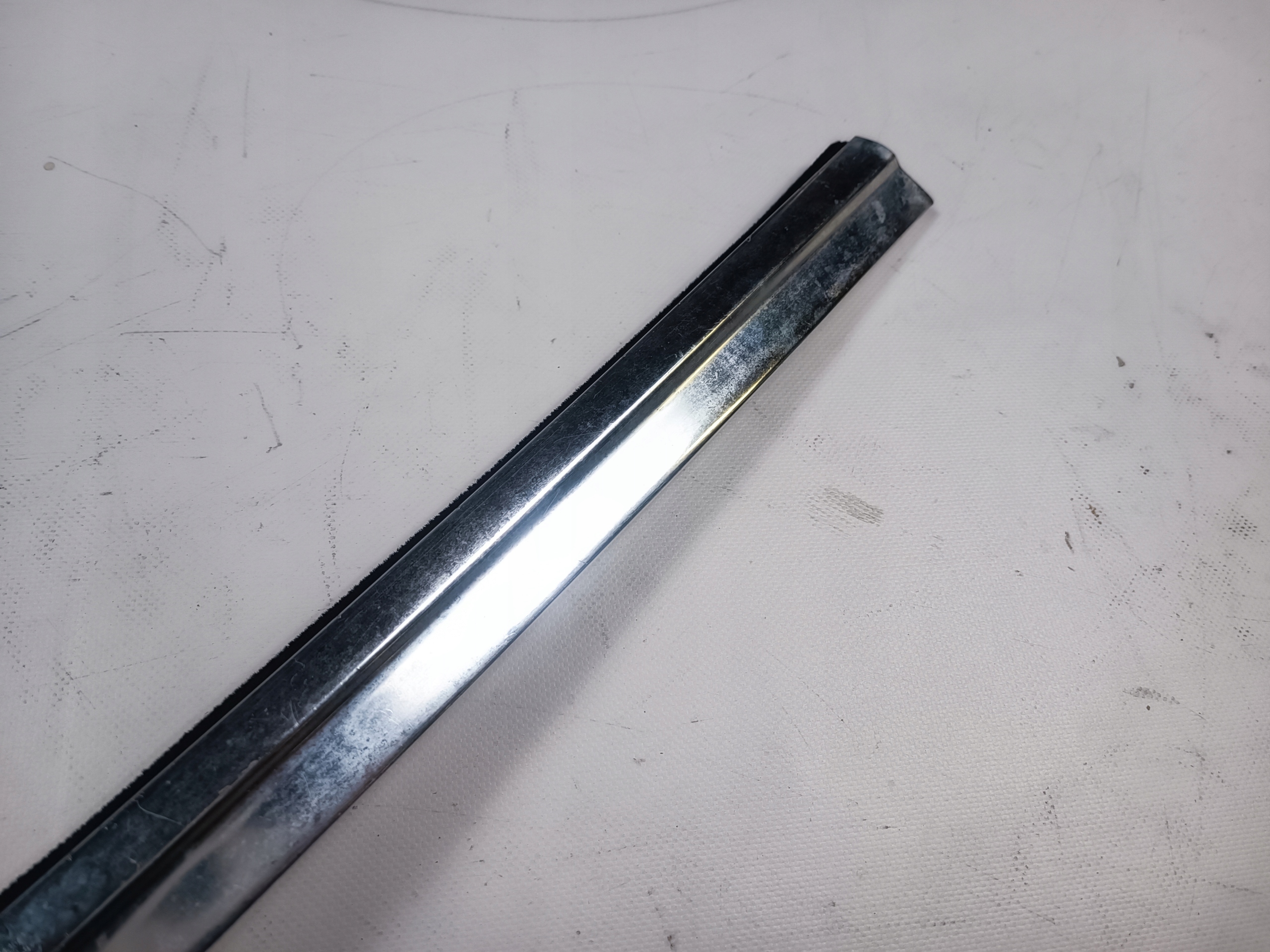 moulding dust windows left rear part Mercedes SL 107