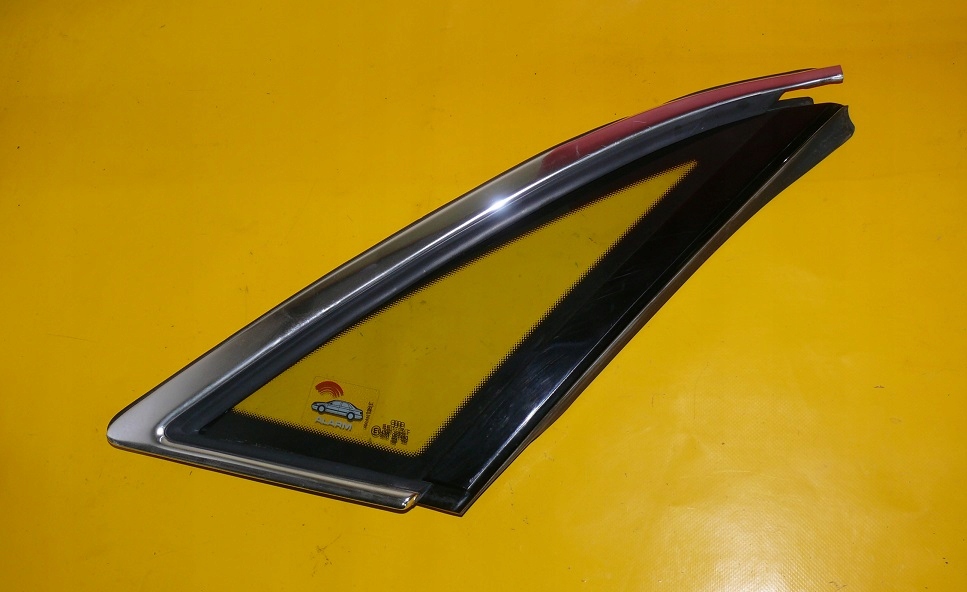 SZYBA SZYBKA KAROSERYJNA PRAWA ALARM AUDI A8 D2 FL