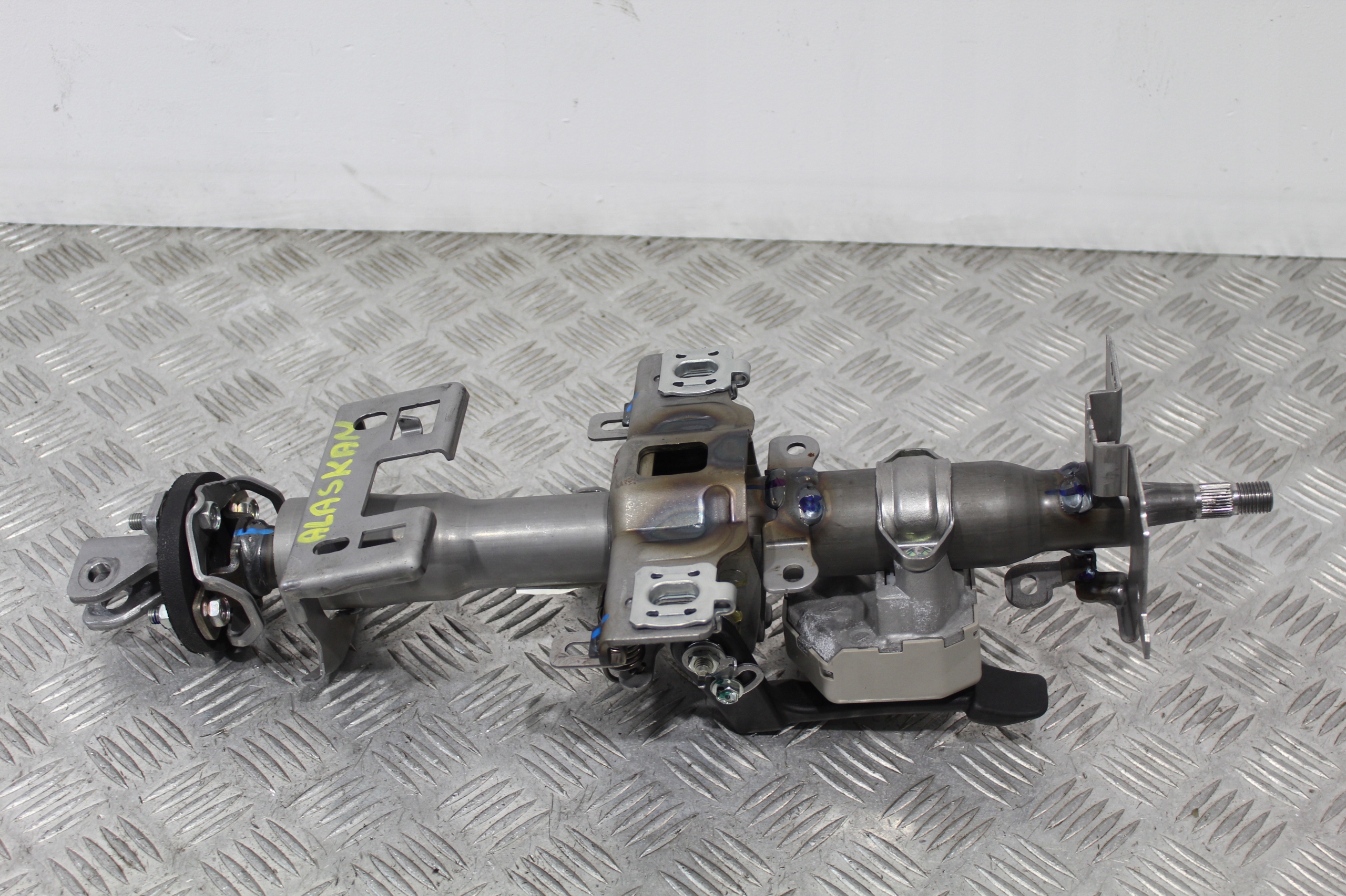 steering wheel rod blocking RENAULT ALASKAN