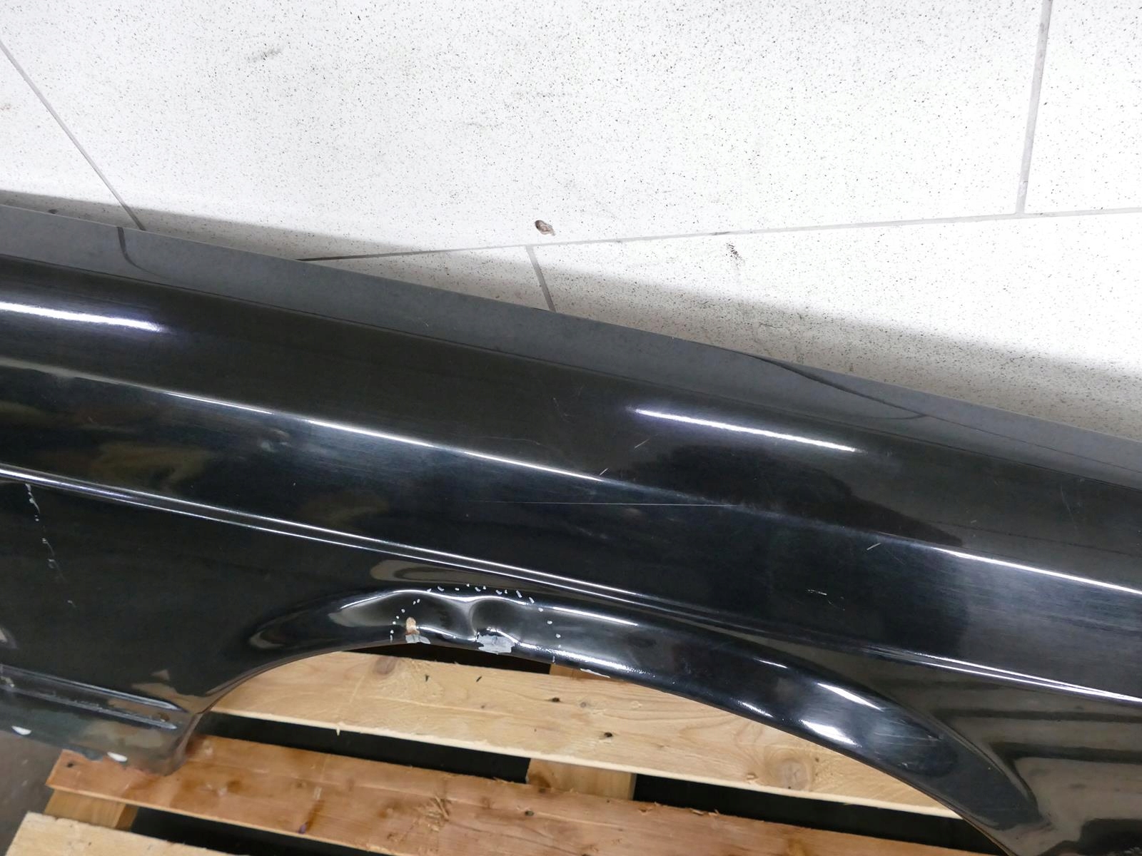 MERCEDES S W126 300 SE fender right front front