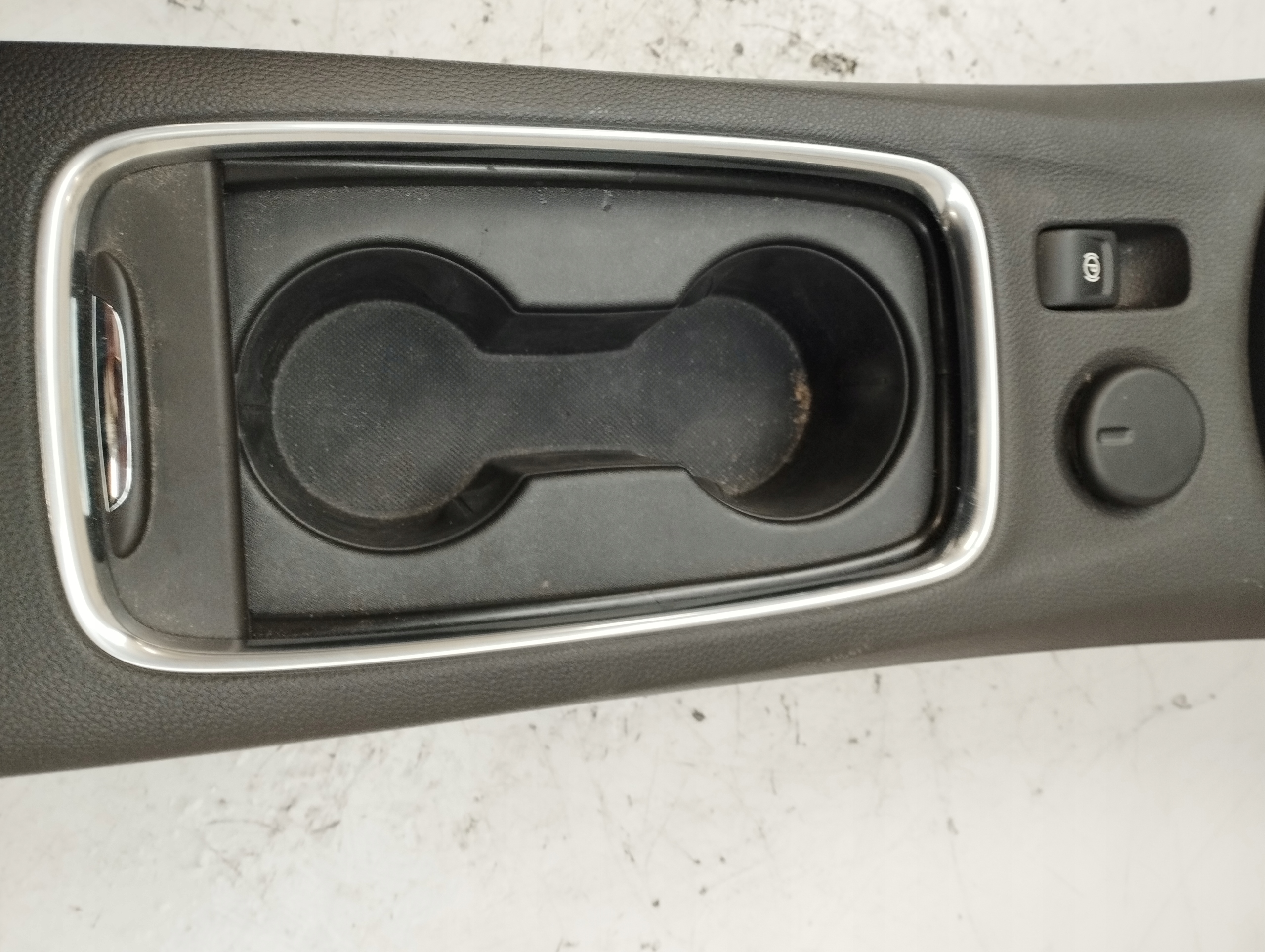 opel ASTRA K 5 1,2T тунель середина 39124504